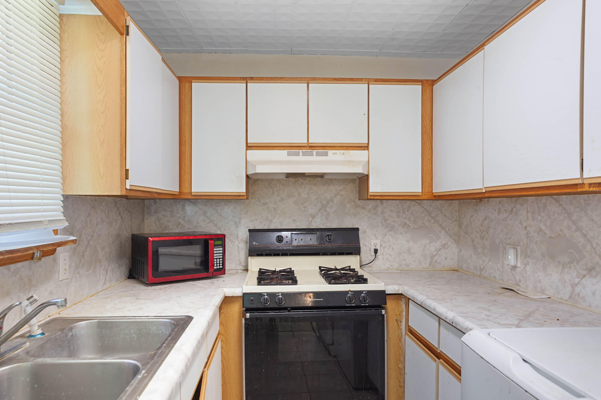 295 Glendale Street Property Photo 6