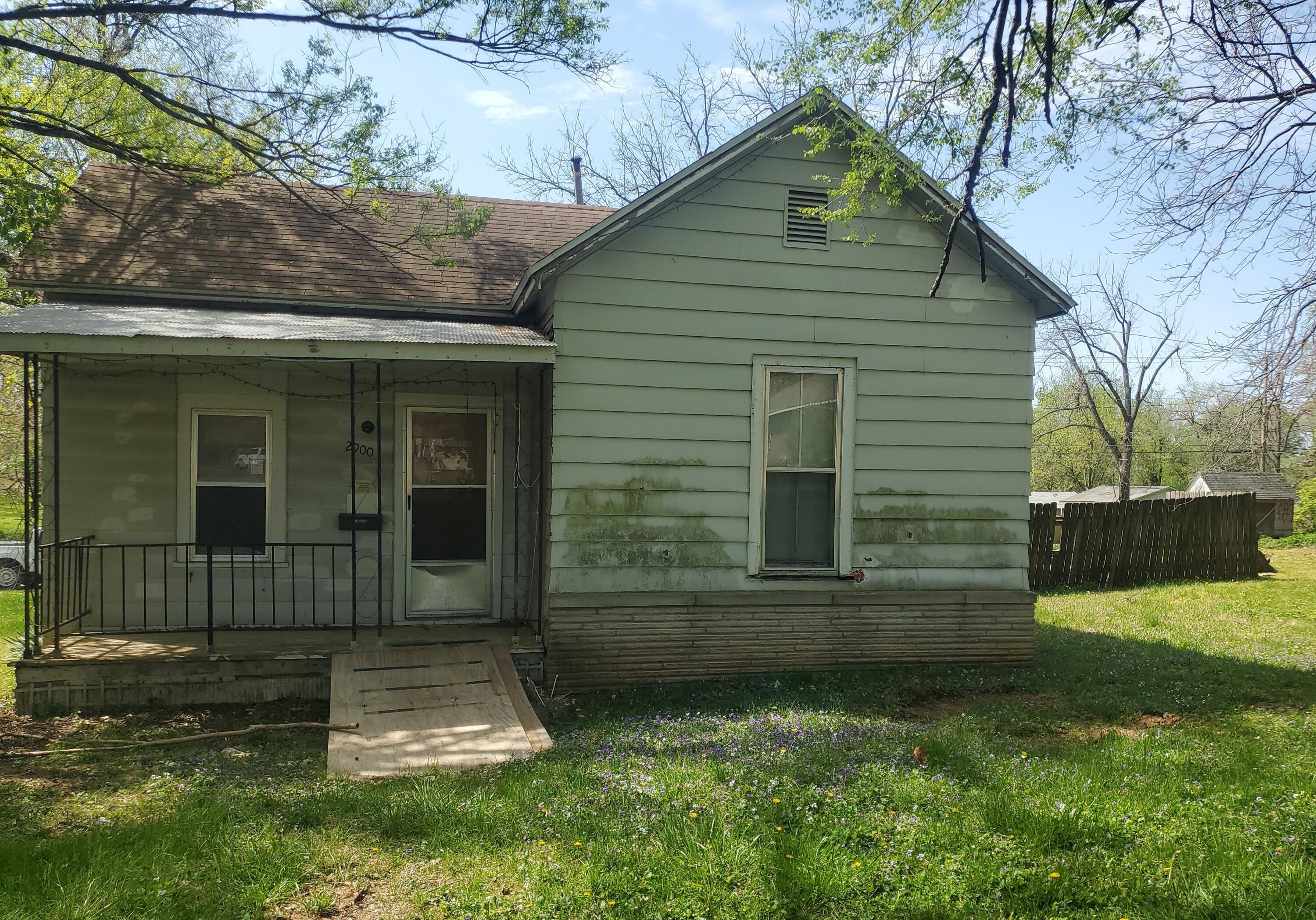 2900 West Lombard Street Property Photo