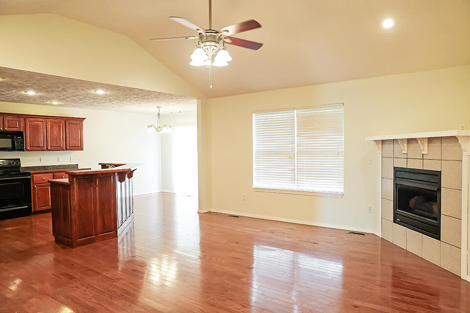 611 South Monterrey Avenue Property Photo 4