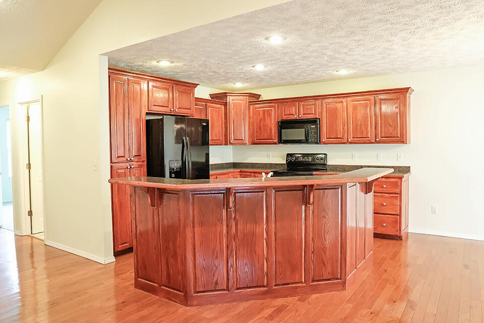 611 South Monterrey Avenue Property Photo 6