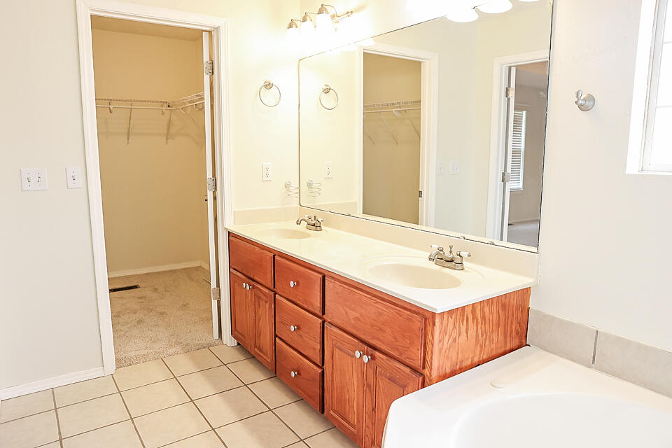 611 South Monterrey Avenue Property Photo 11