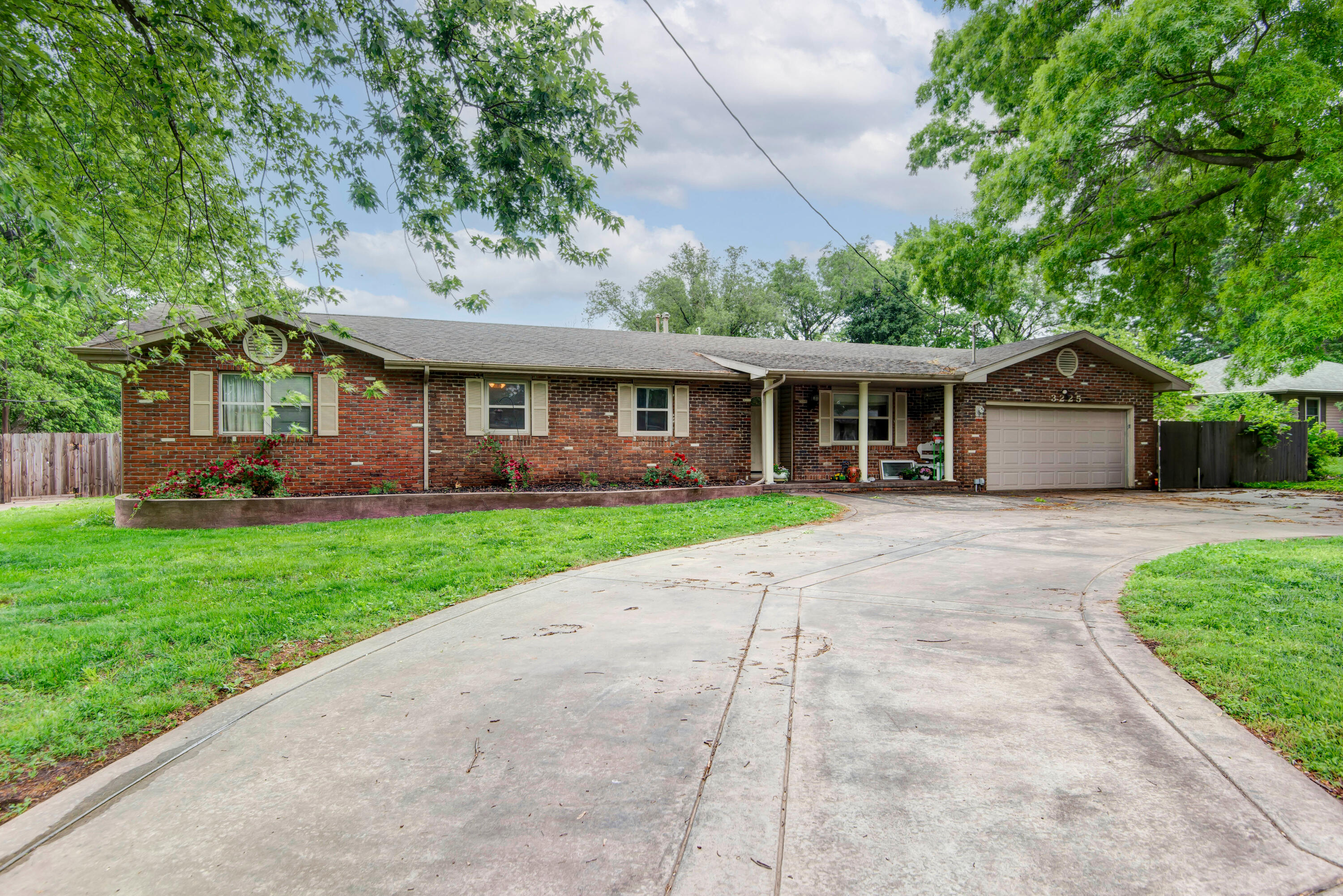 3225 West Silverleaf Avenue Property Photo 3