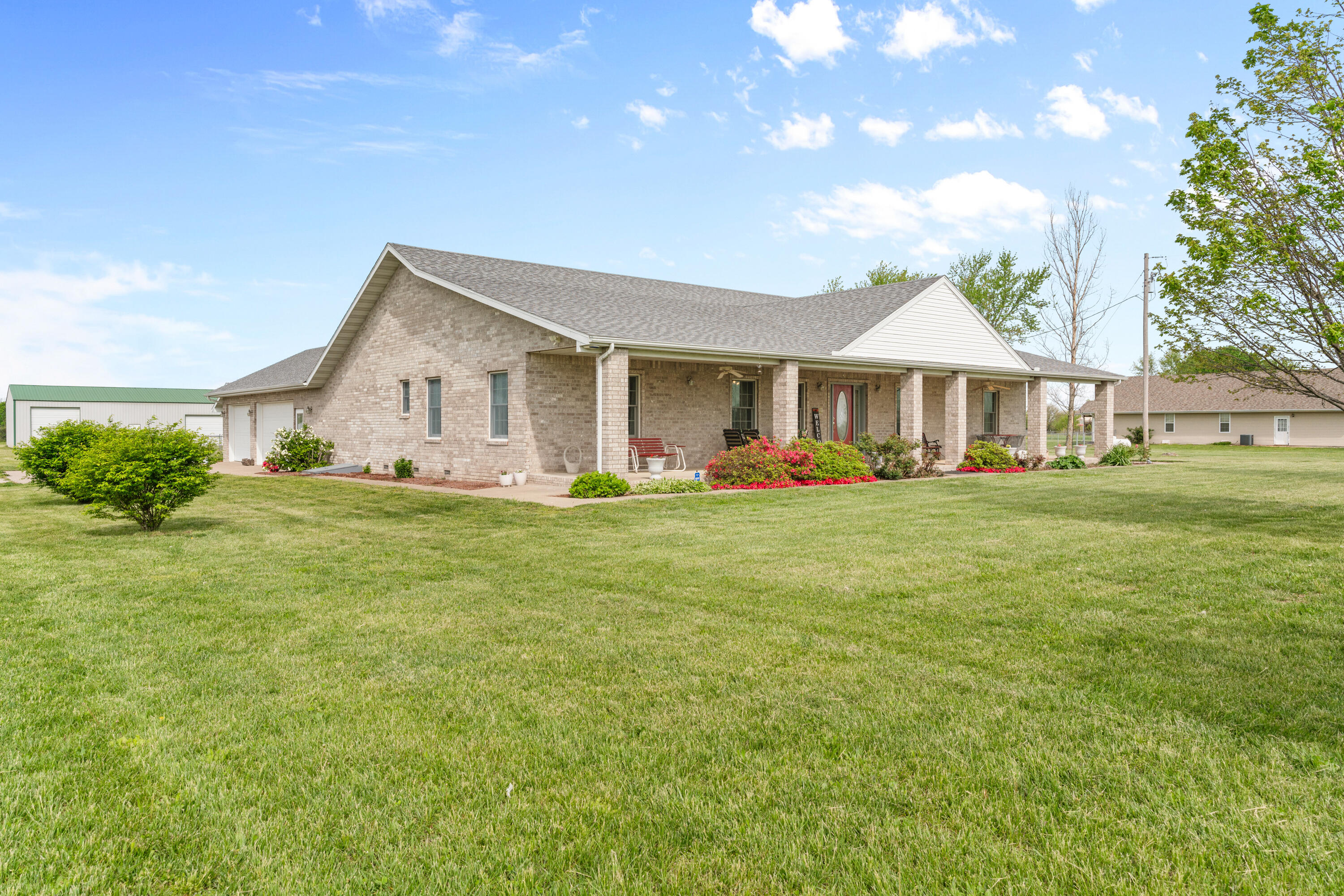 18831 Lawrence 1247 Property Photo 6