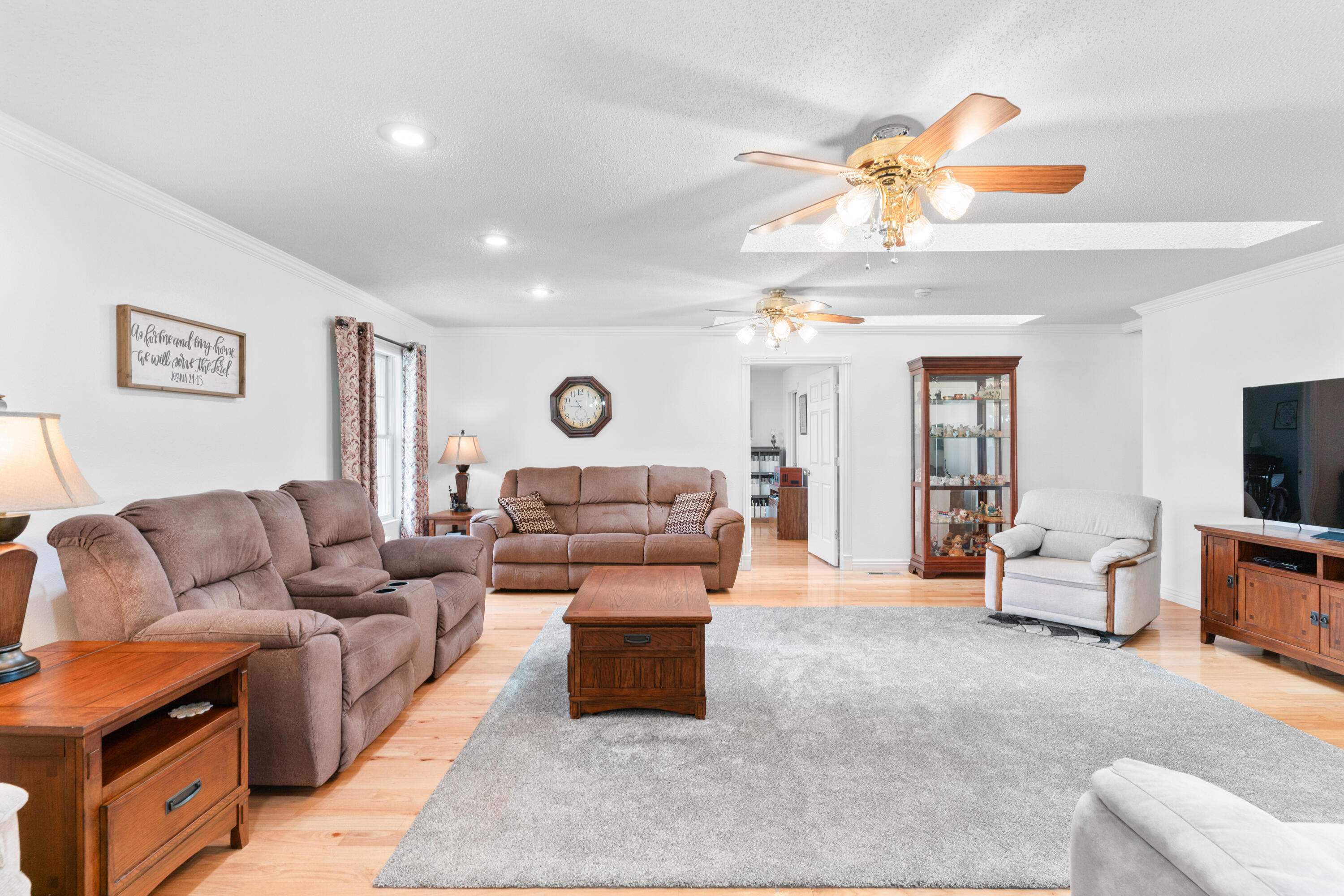 18831 Lawrence 1247 Property Photo 13