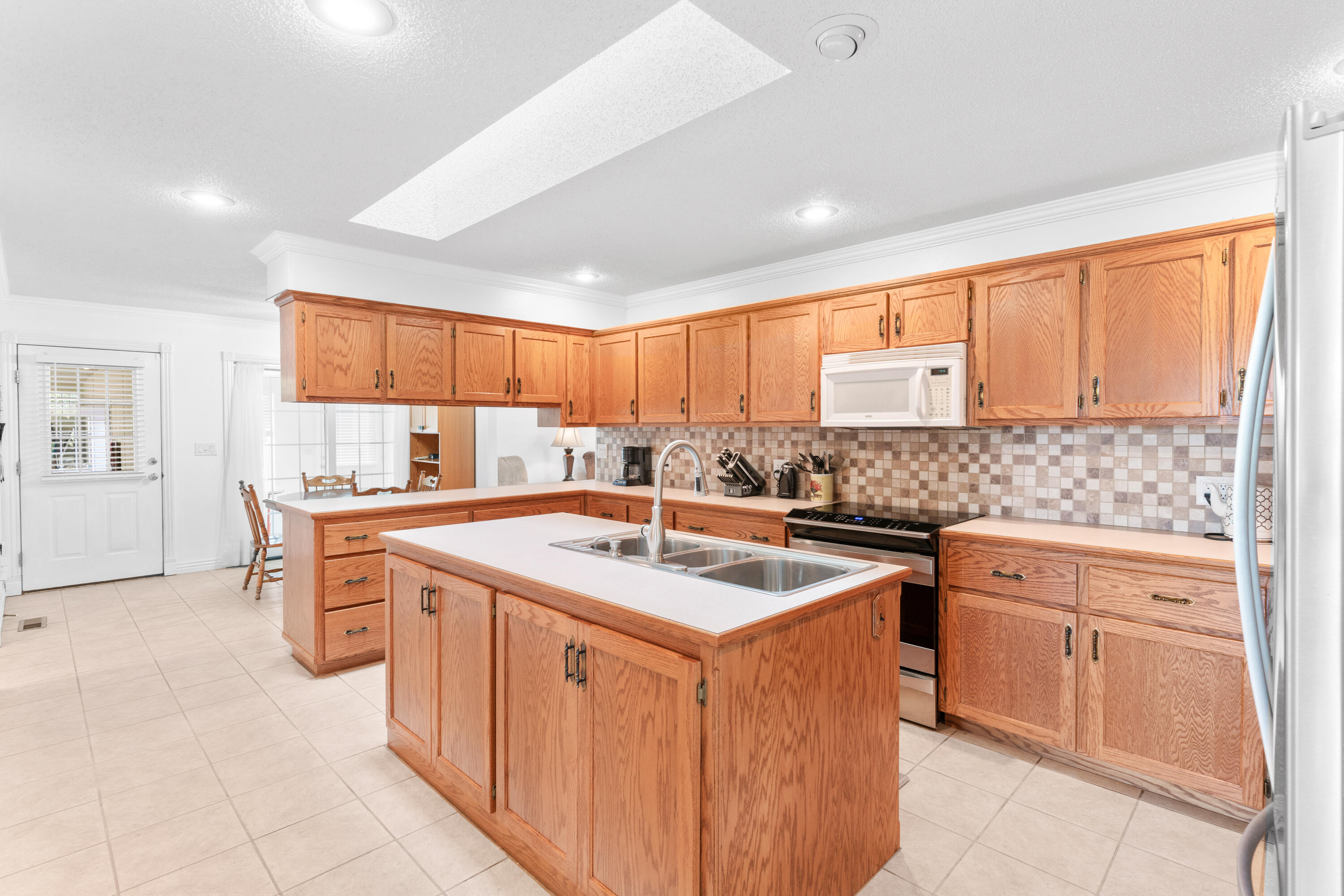 18831 Lawrence 1247 Property Photo 22