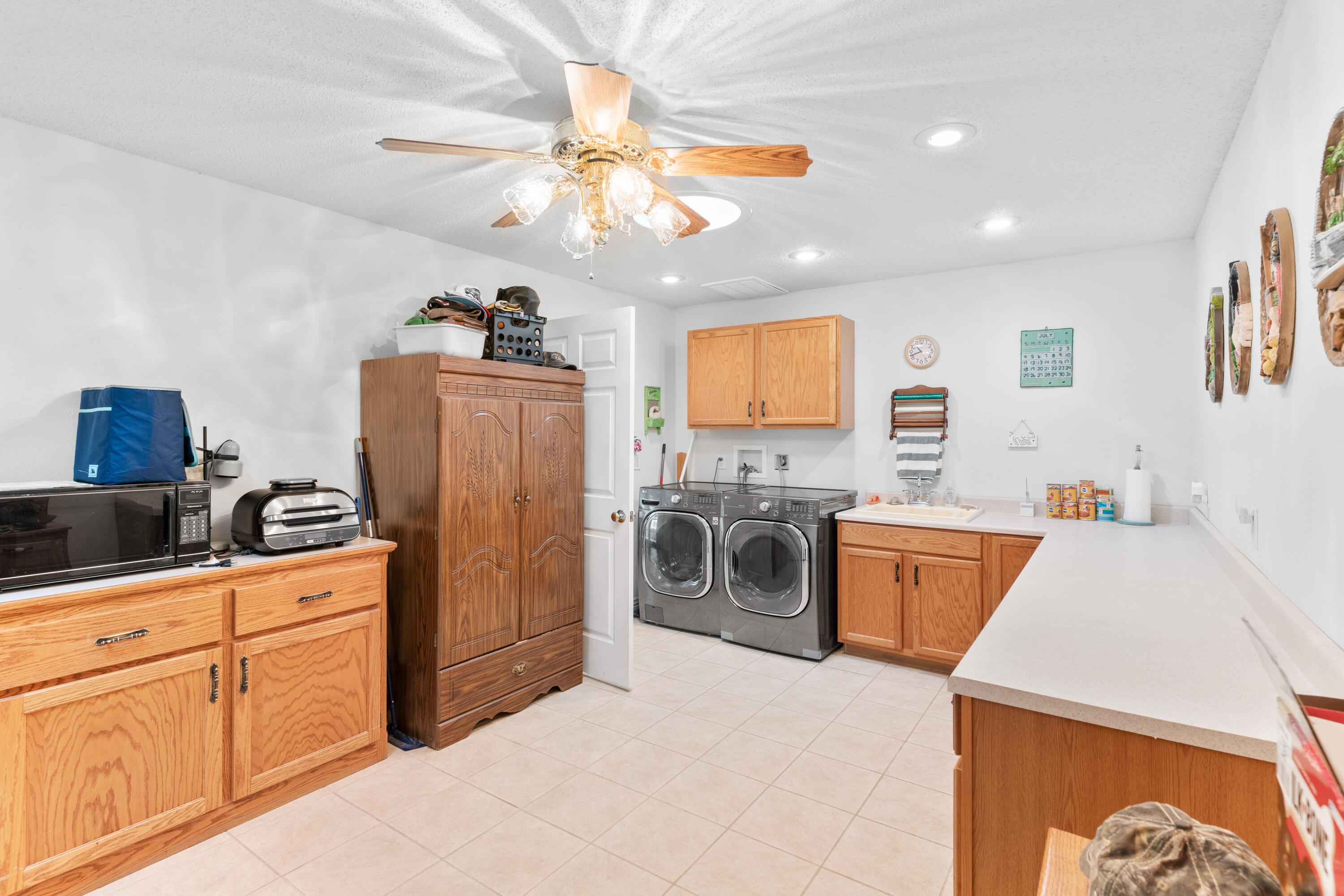 18831 Lawrence 1247 Property Photo 25