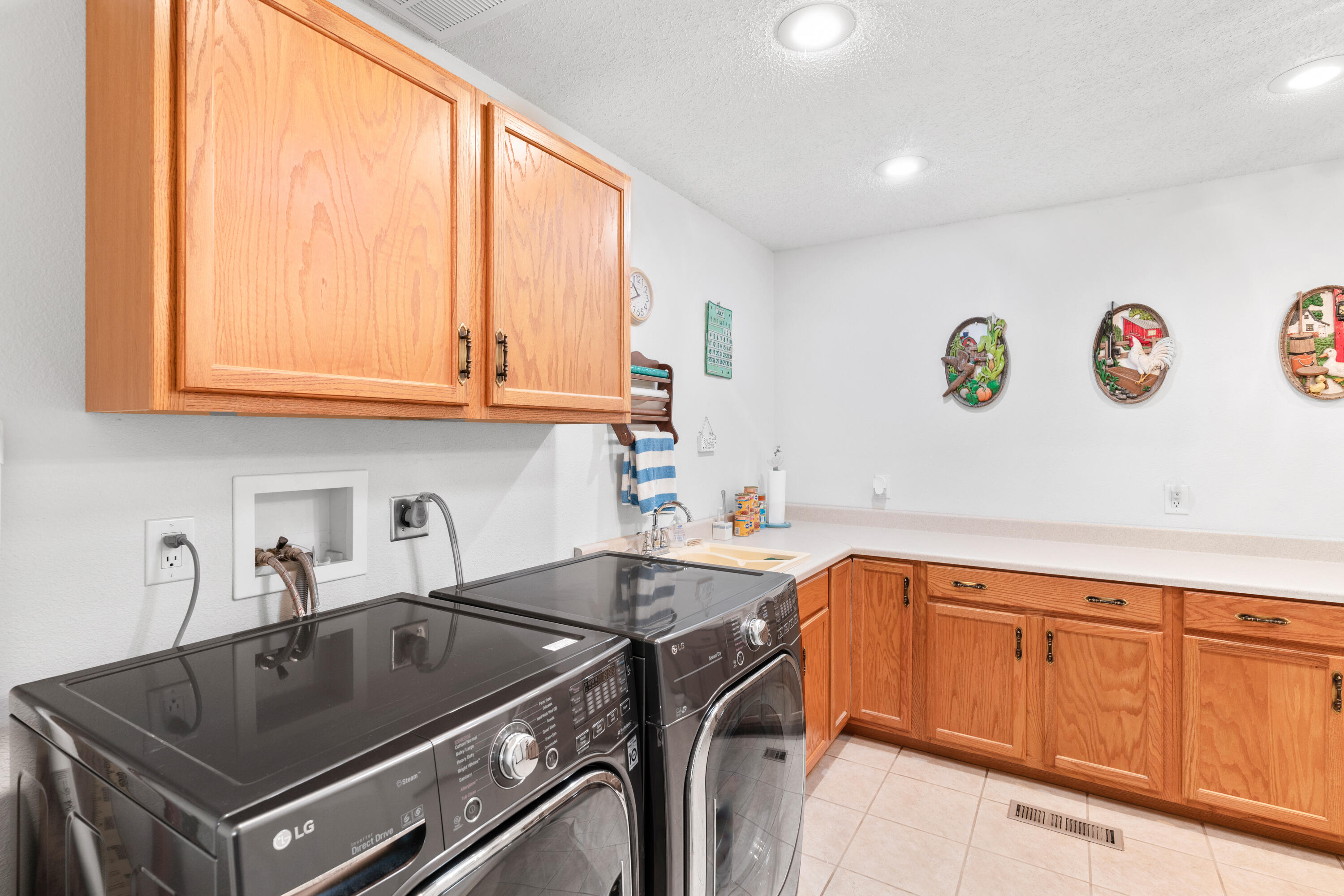 18831 Lawrence 1247 Property Photo 26