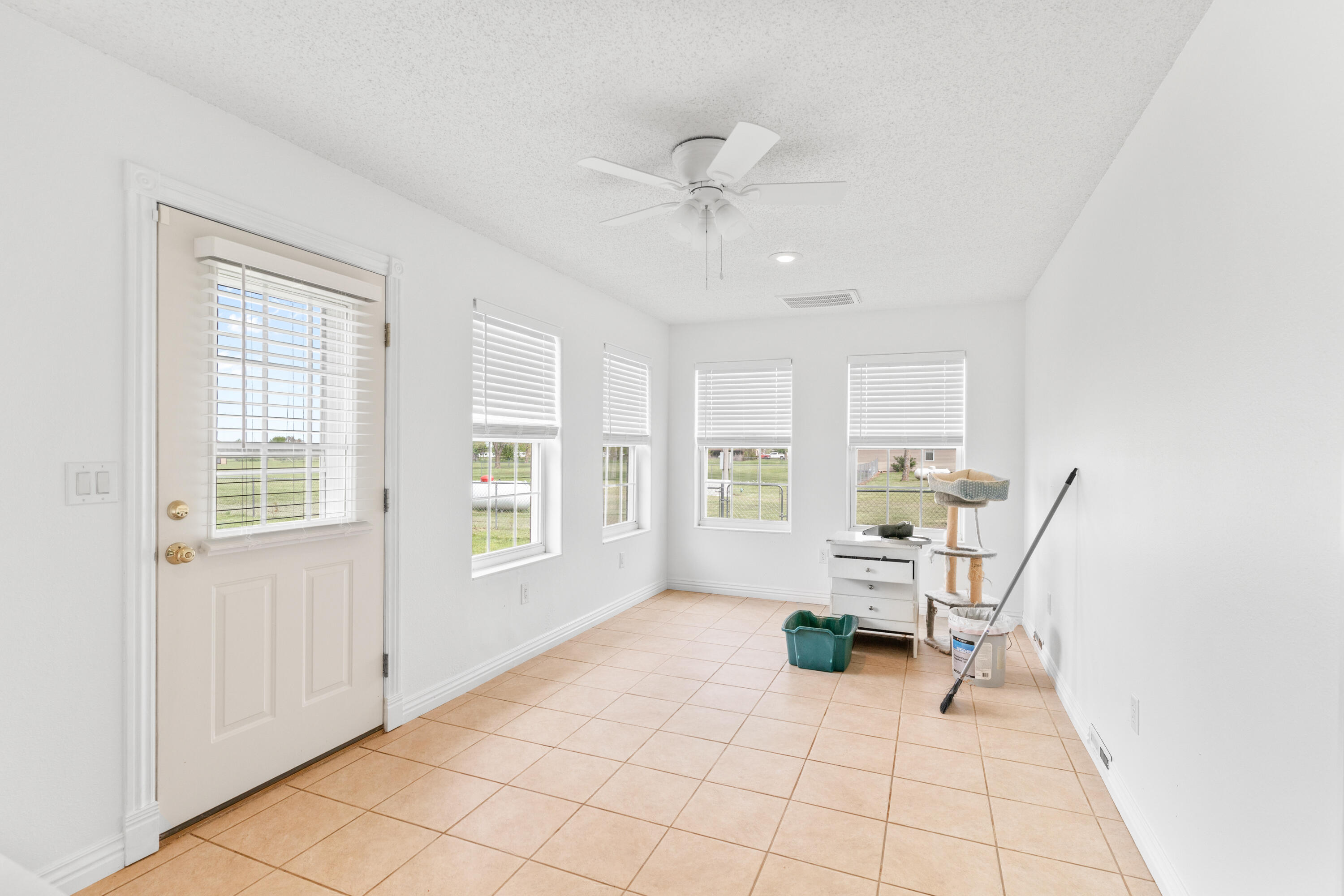 18831 Lawrence 1247 Property Photo 28