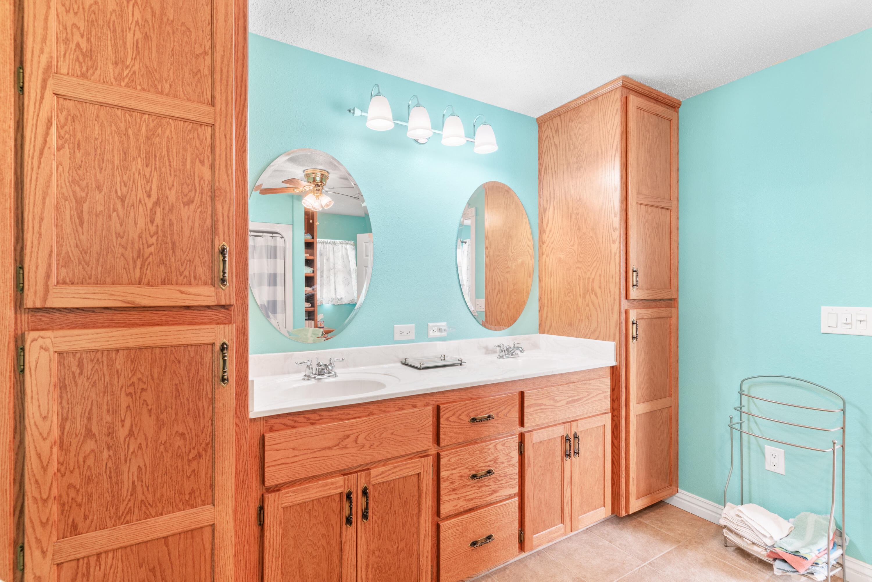 18831 Lawrence 1247 Property Photo 39