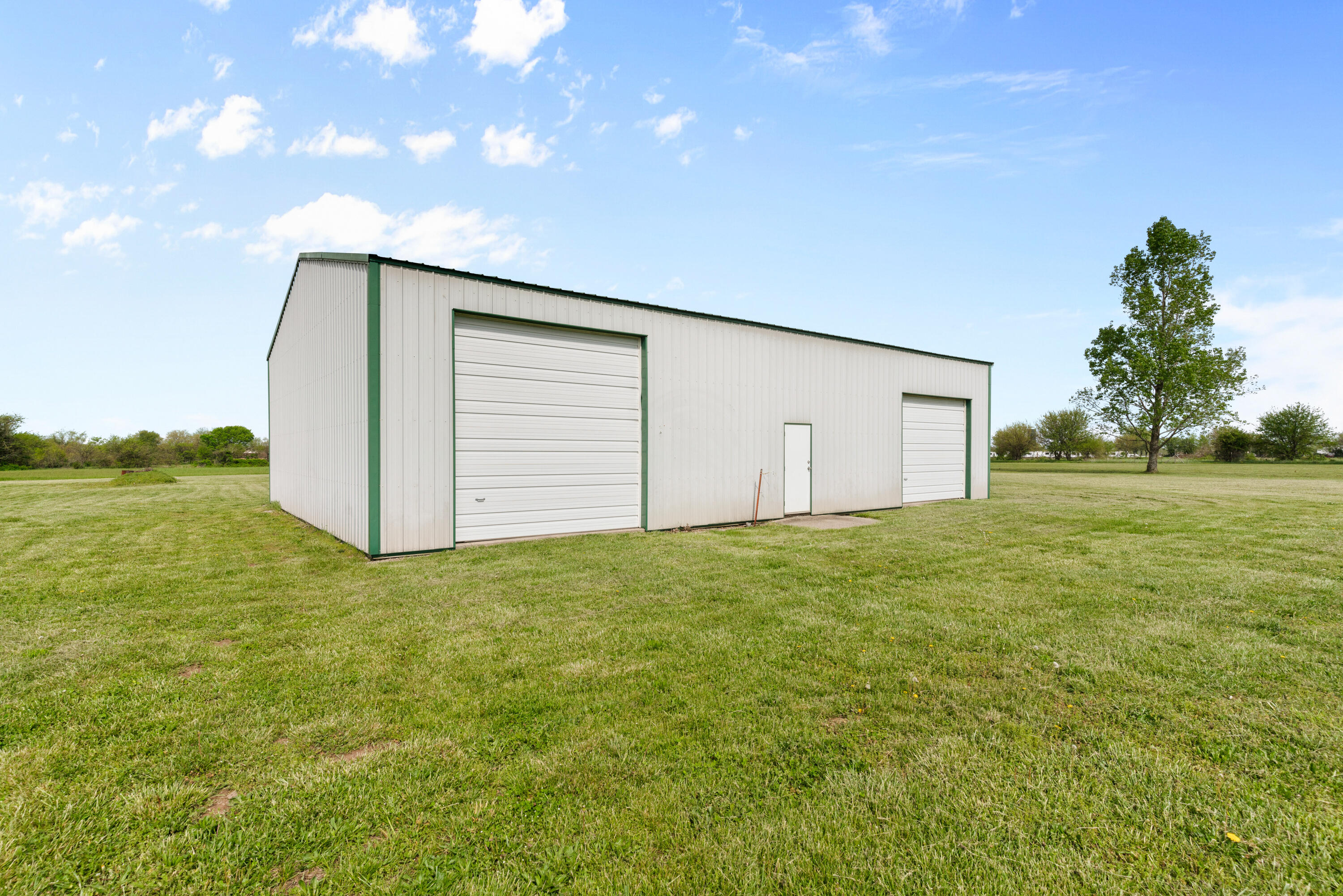 18831 Lawrence 1247 Property Photo 44