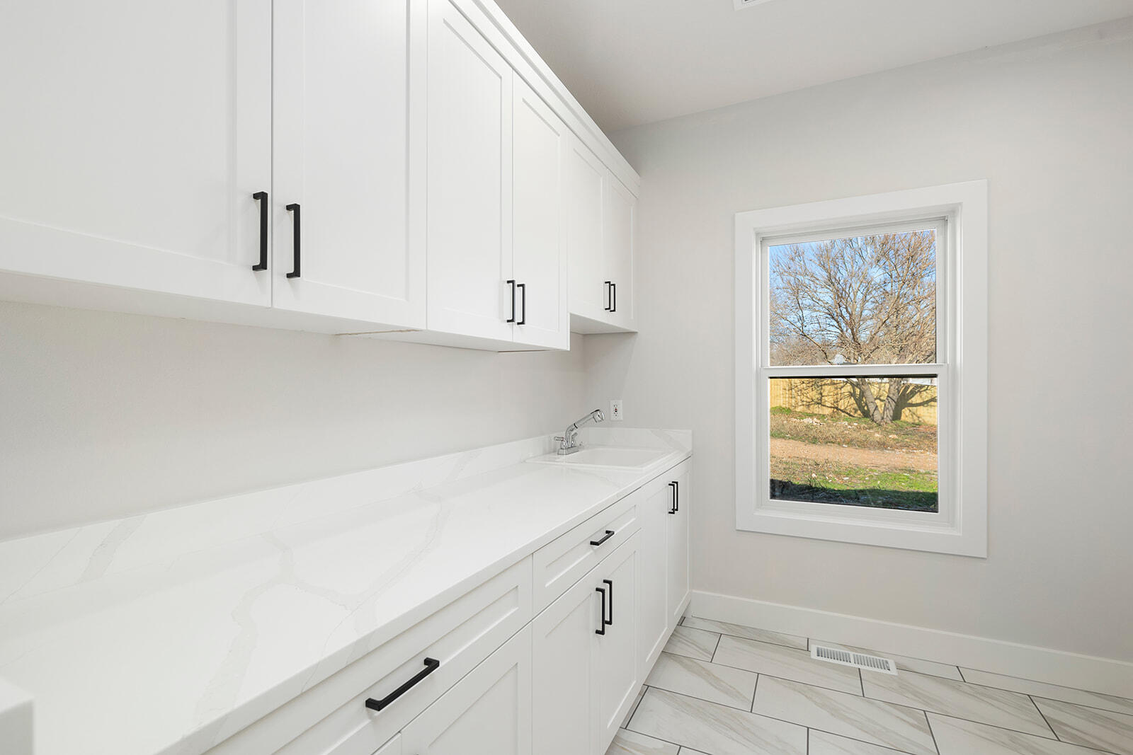 5913 South Clay Avenue Property Photo 18