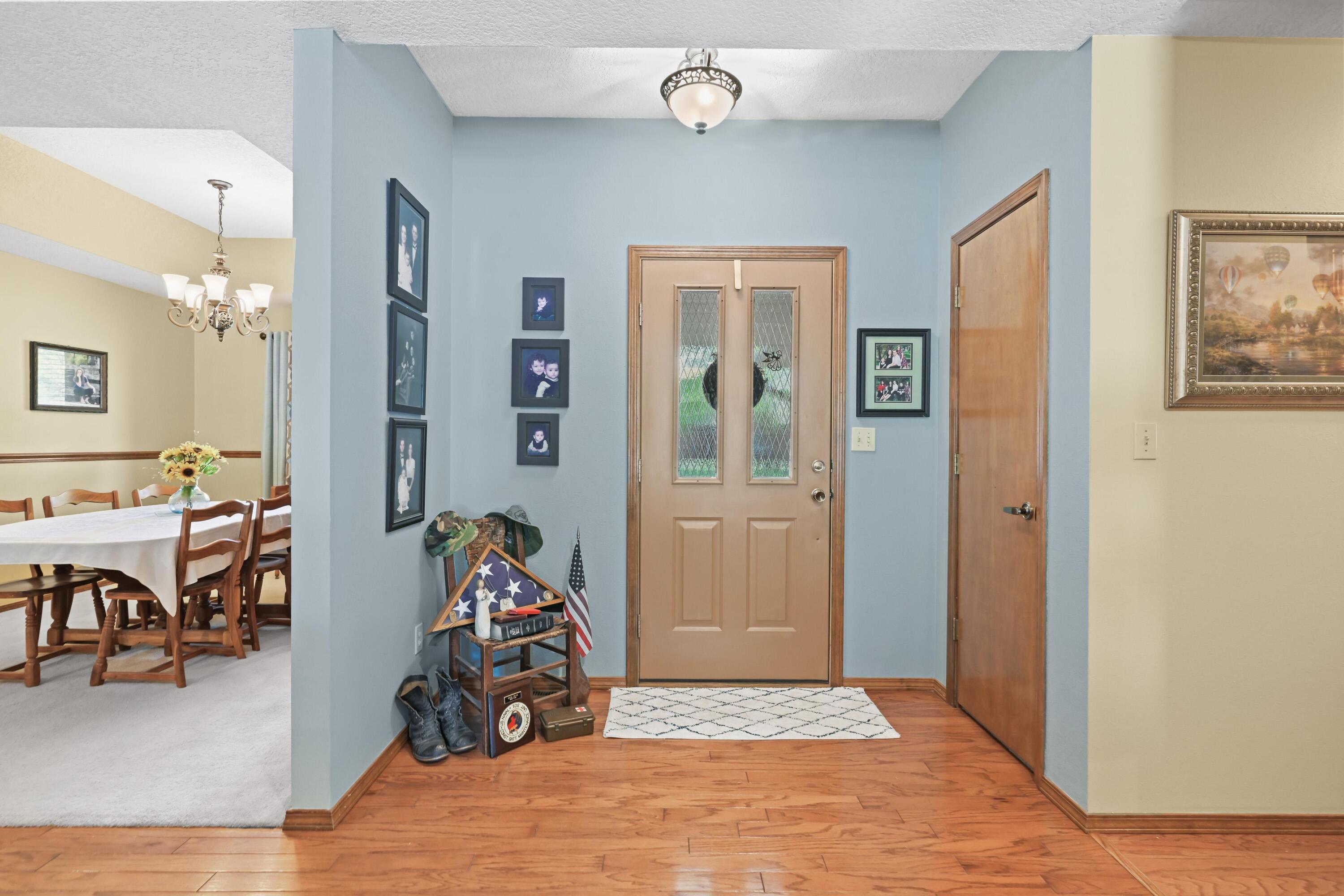1009 Dewey Short Court Property Photo 5