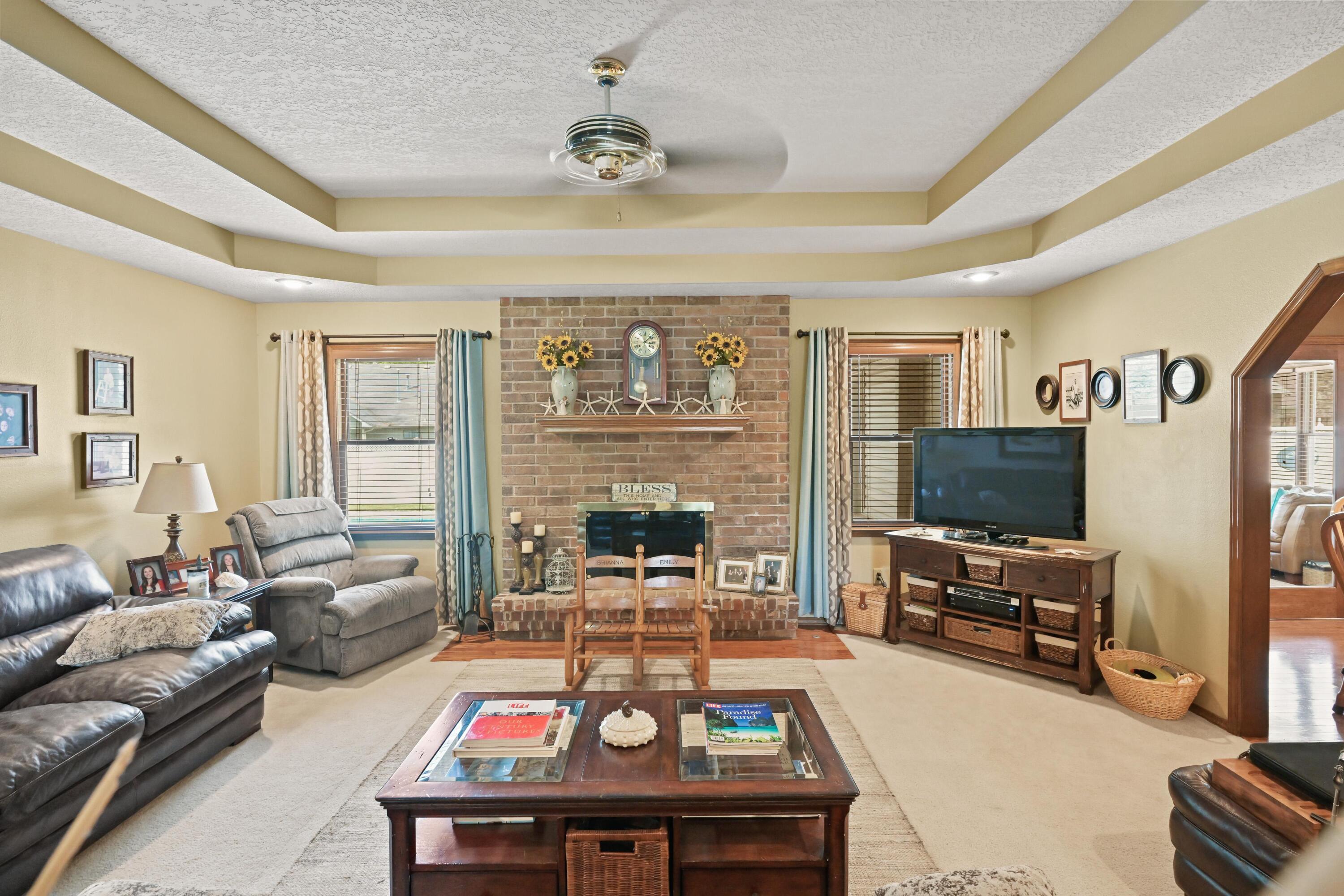 1009 Dewey Short Court Property Photo 10