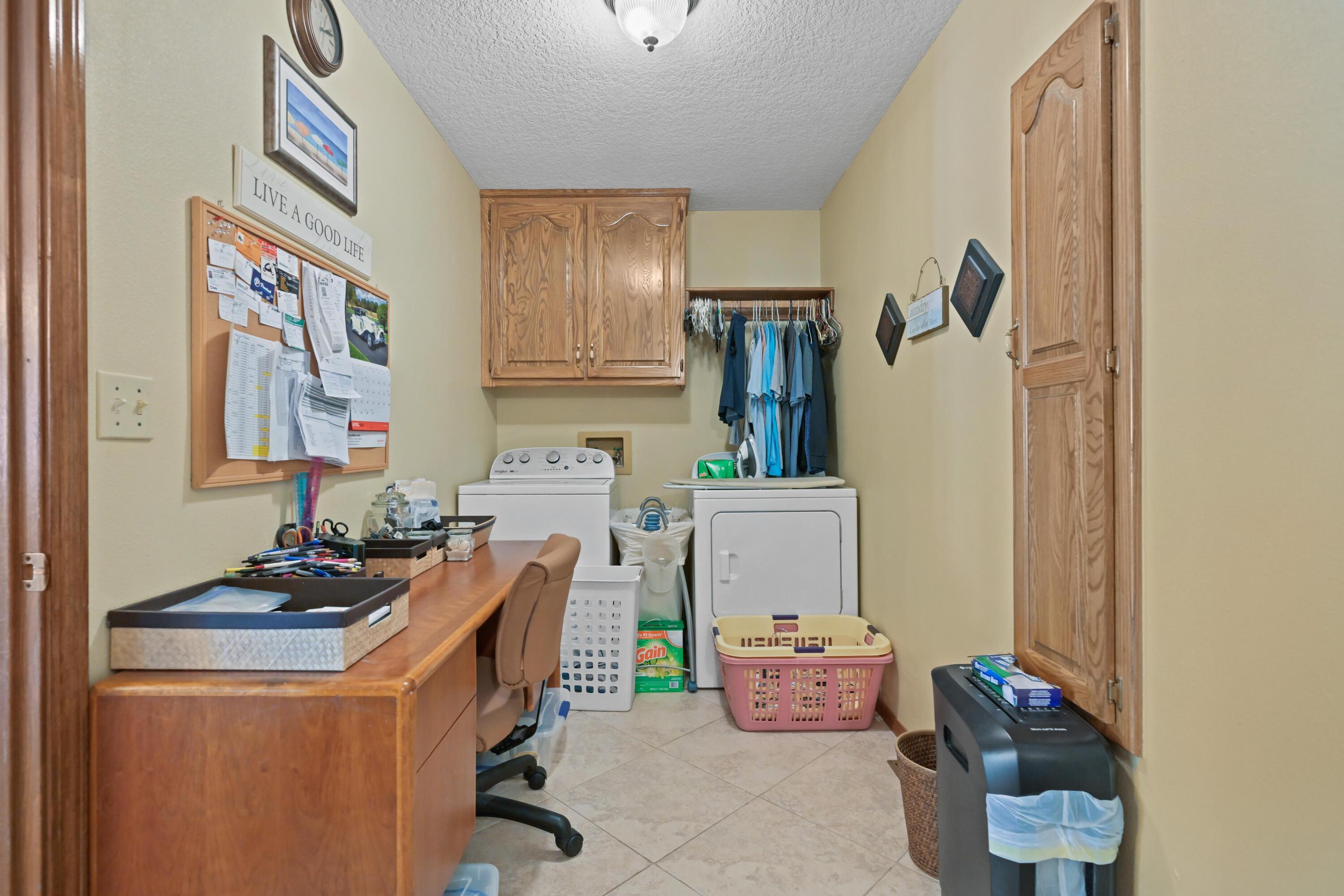 1009 Dewey Short Court Property Photo 29