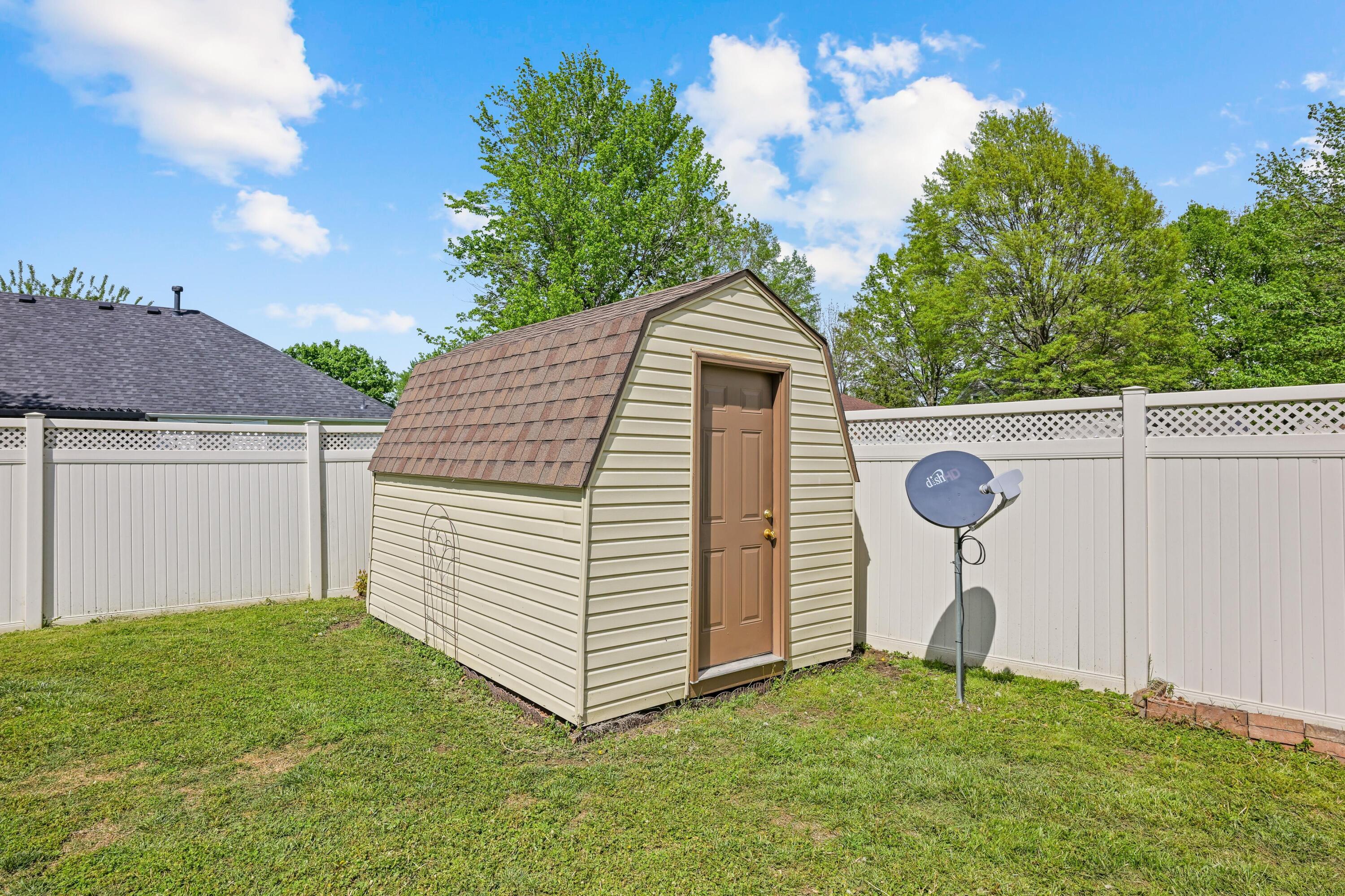 1009 Dewey Short Court Property Photo 53