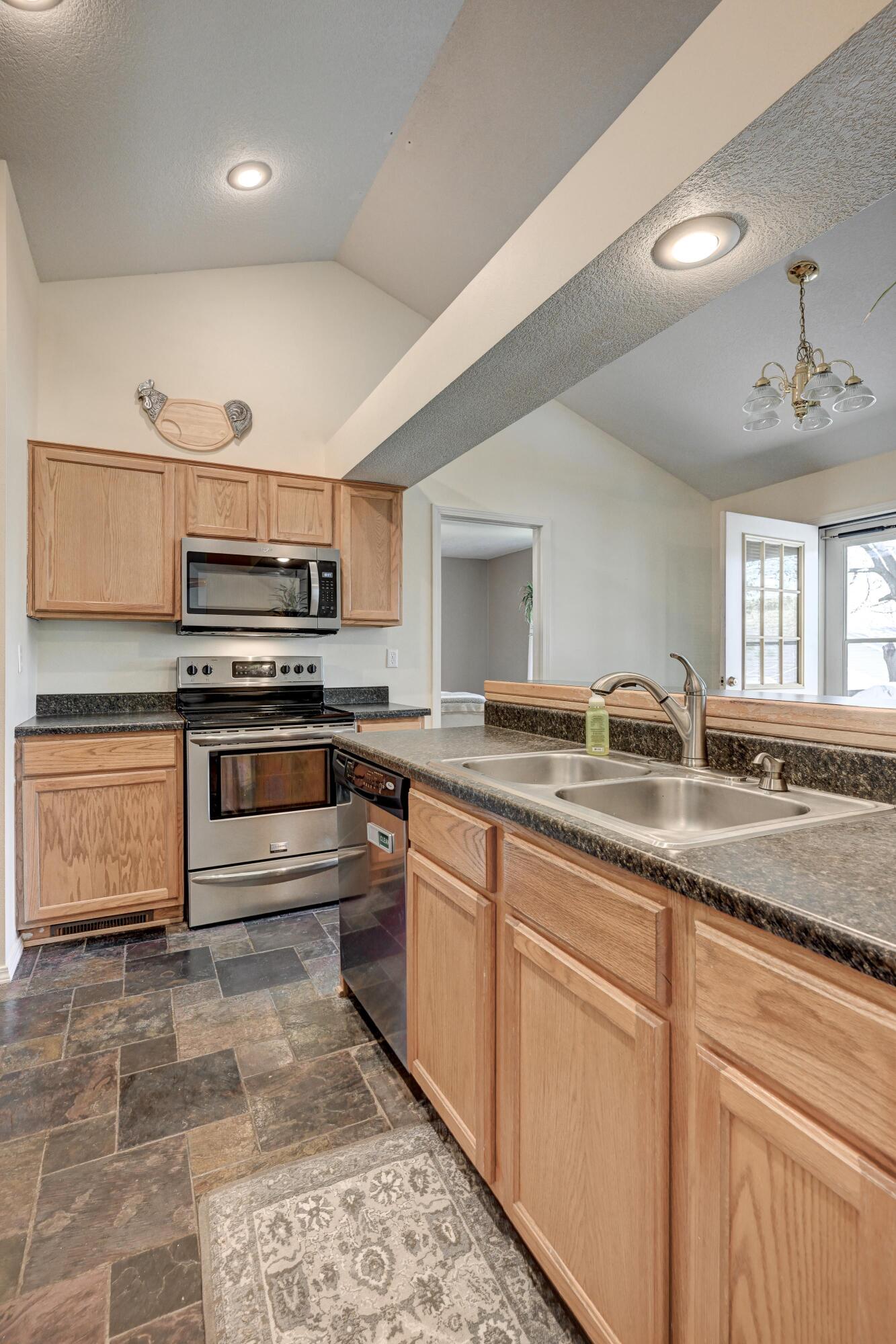 404 East Daugherty Property Photo 15