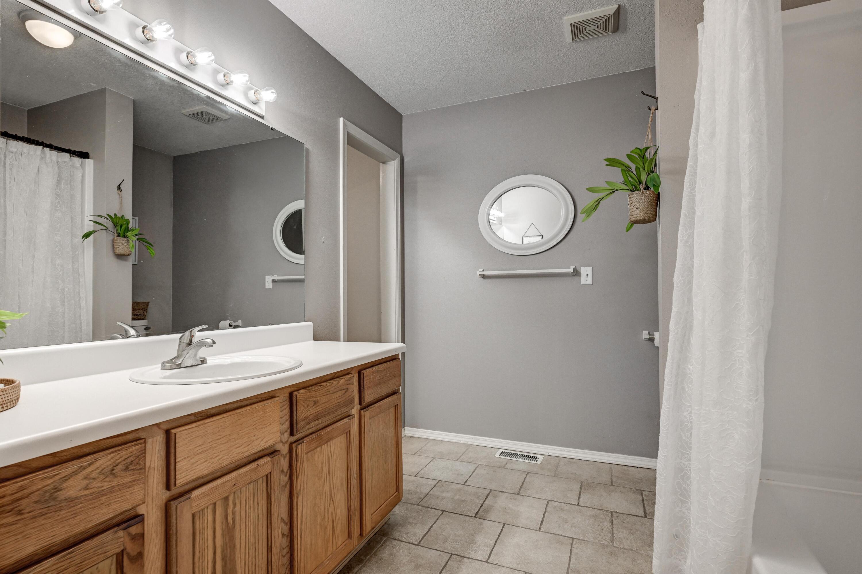 404 East Daugherty Property Photo 34