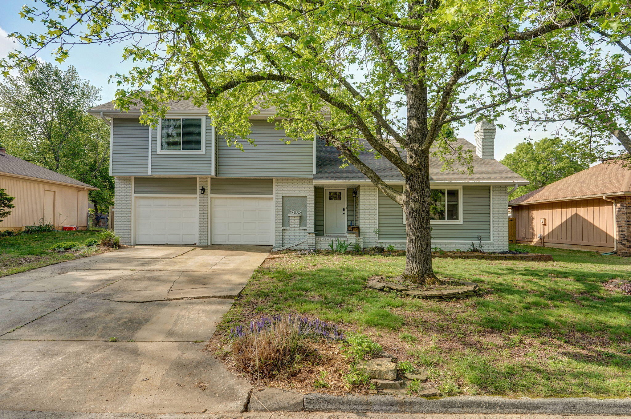 208 Raintree Street Property Photo