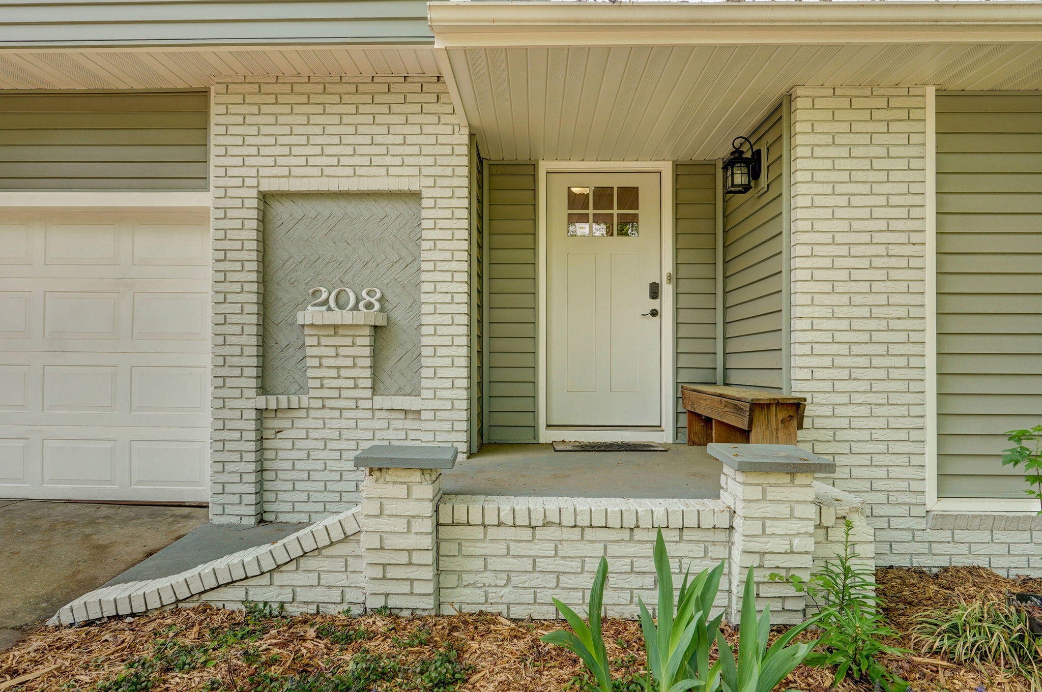 208 Raintree Street Property Photo 4