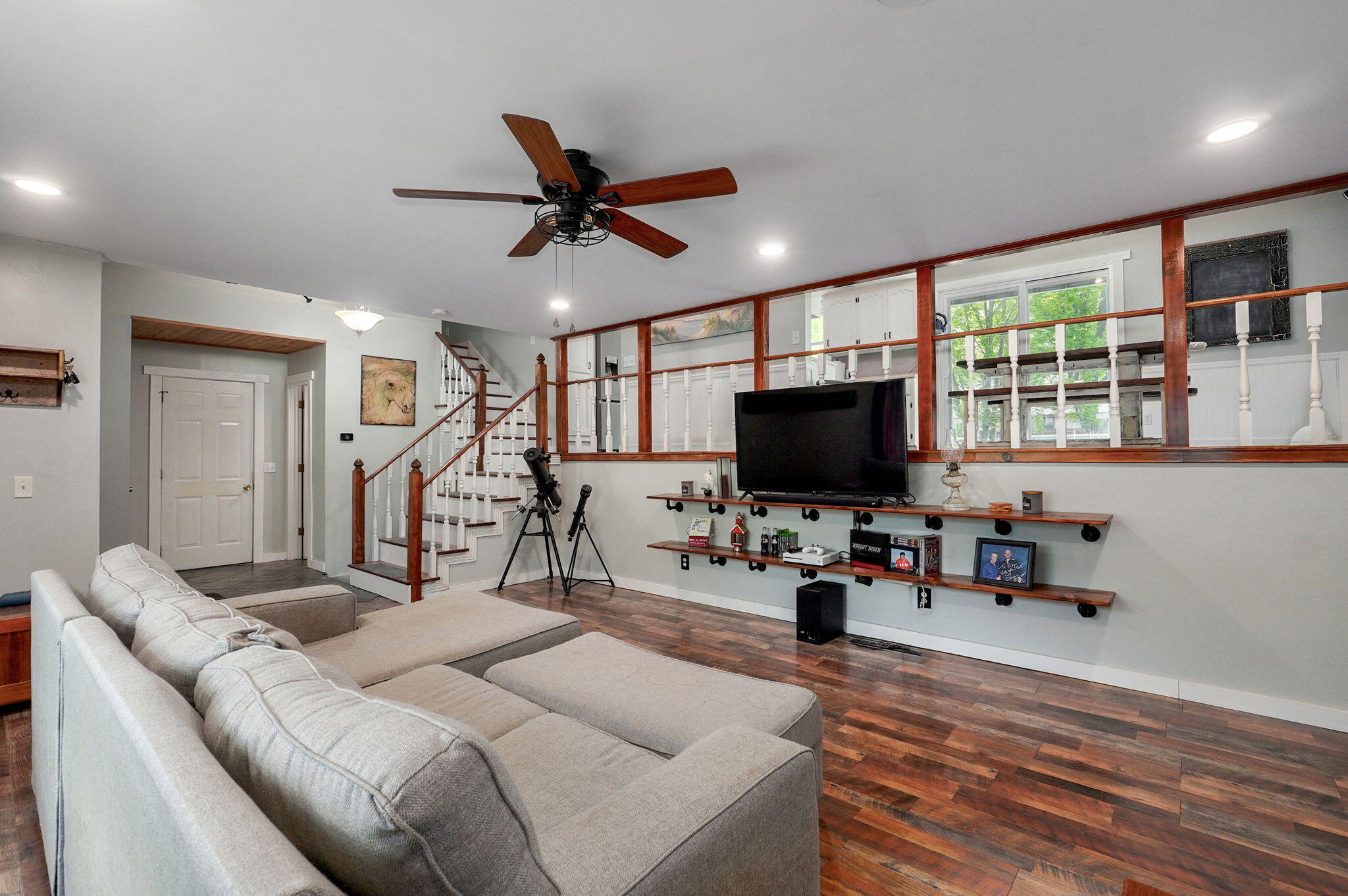 208 Raintree Street Property Photo 6