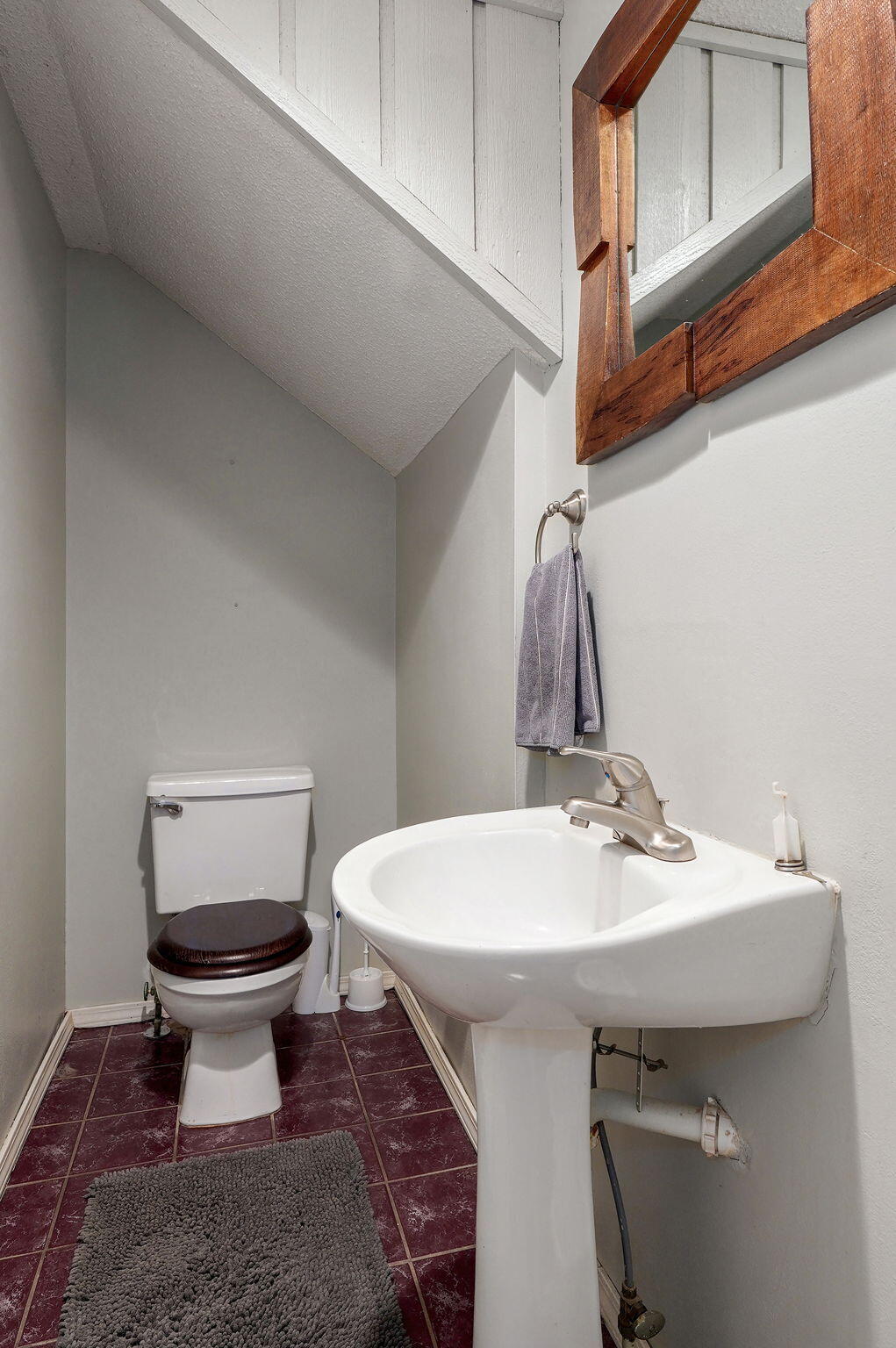208 Raintree Street Property Photo 10