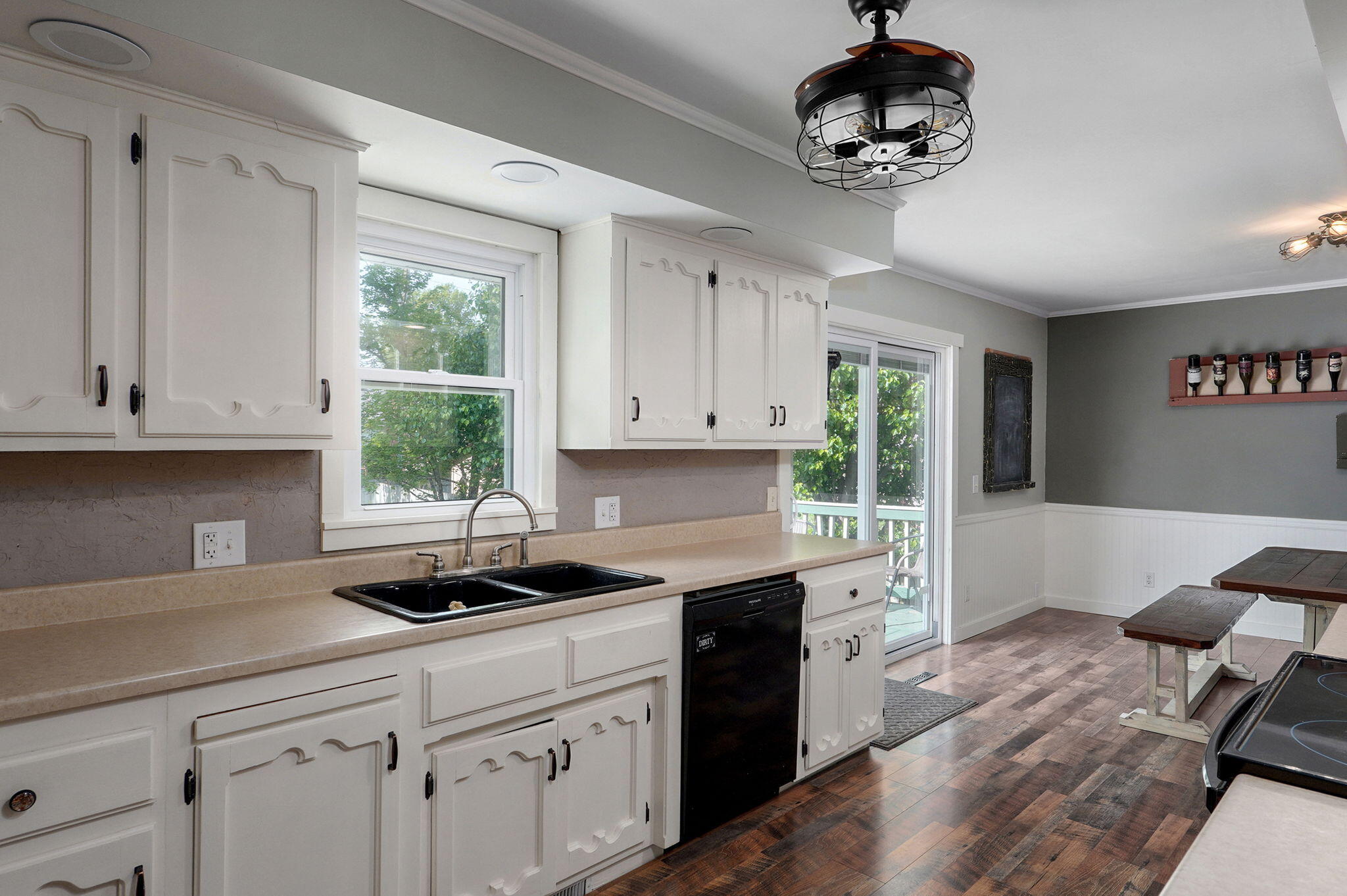 208 Raintree Street Property Photo 16