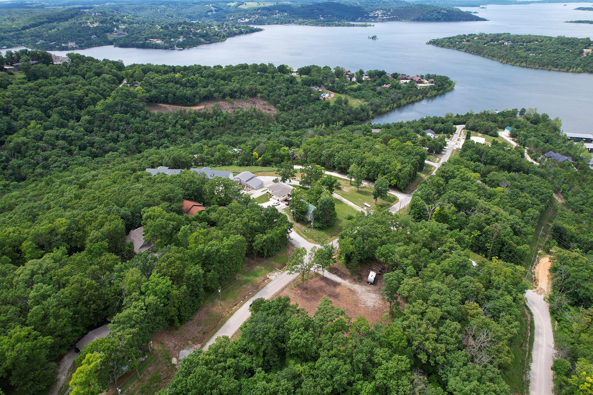 650 Lakeview Drive Property Photo 5