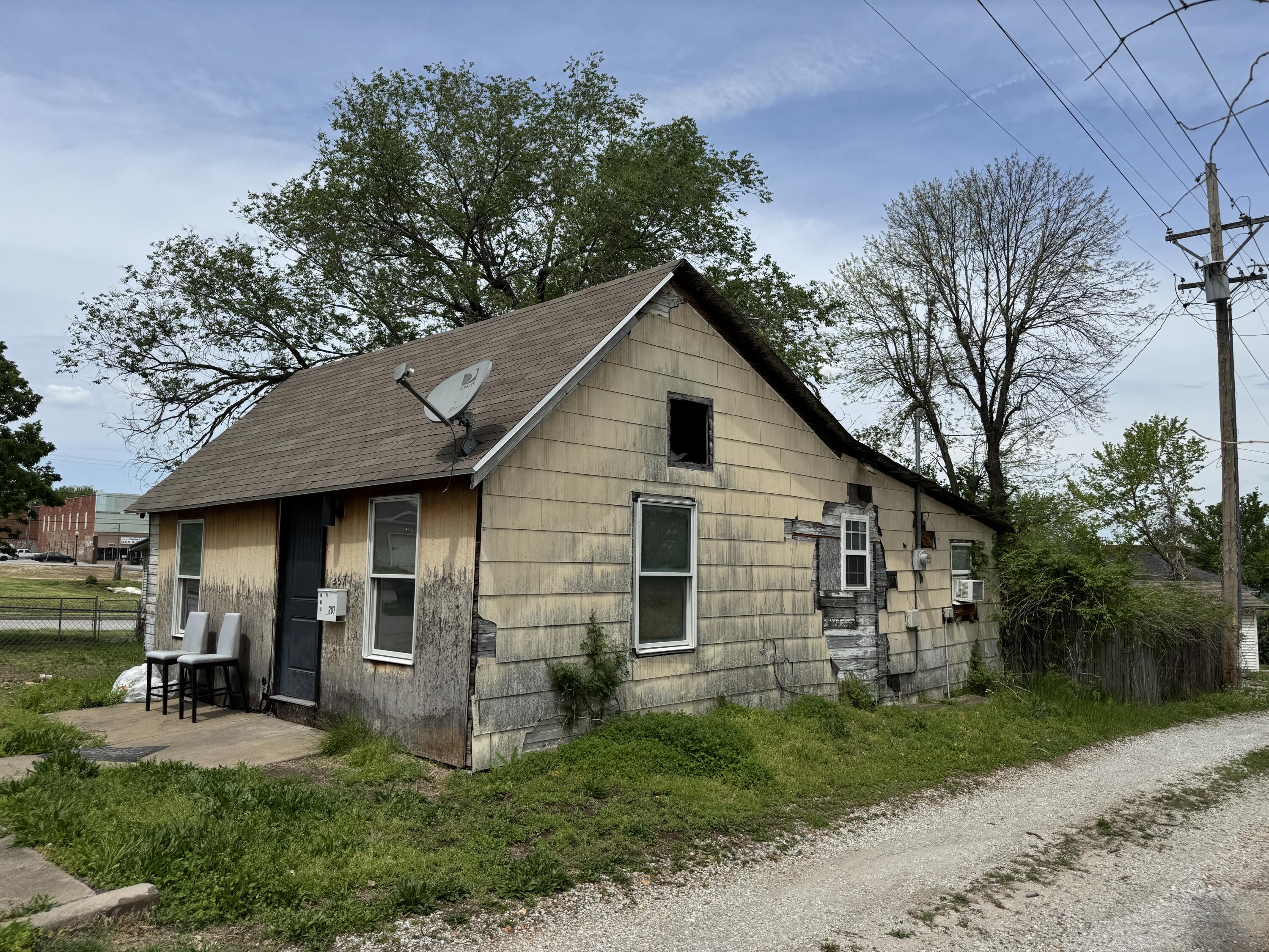207 East 2nd Street Property Photo