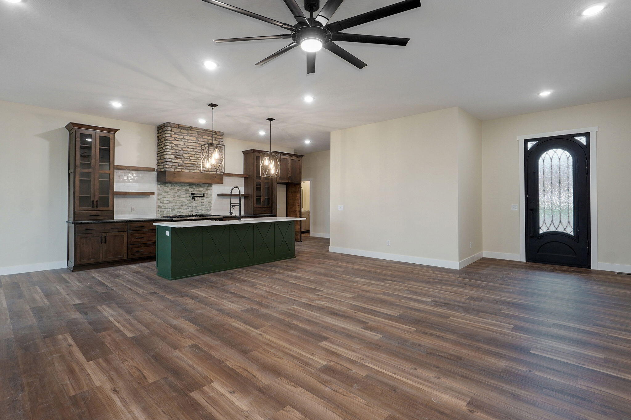 1825 East Cobblestone Drive Property Photo 7