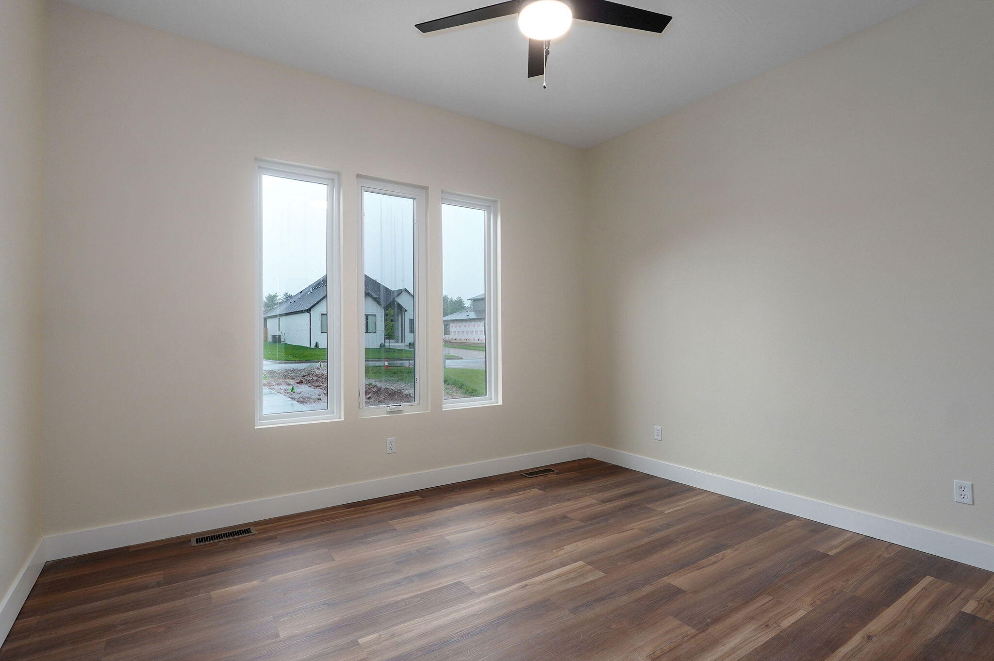 1825 East Cobblestone Drive Property Photo 27