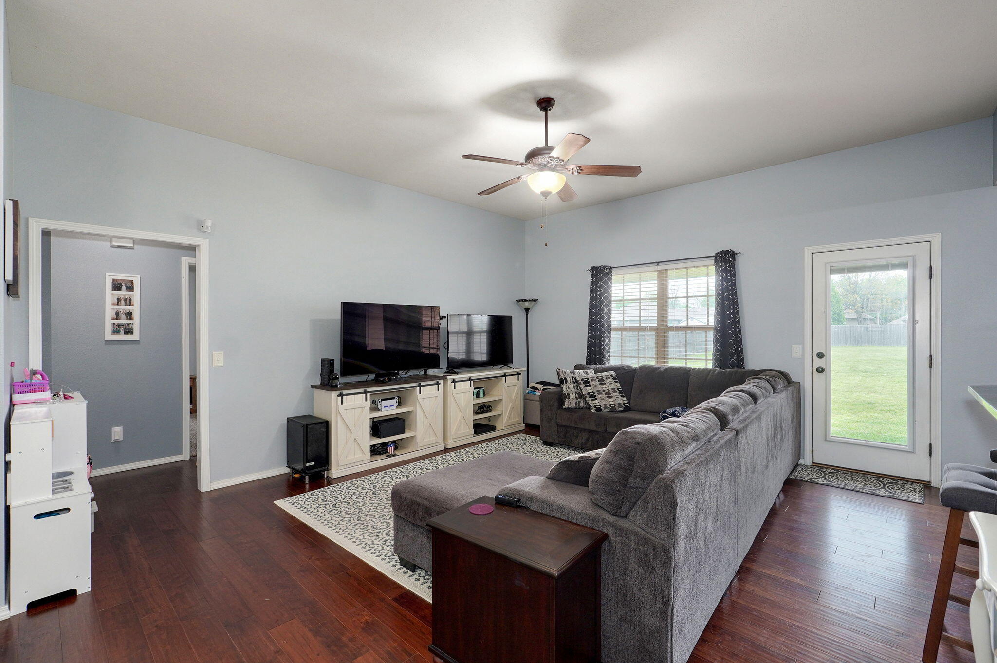 4565 West Greenridge Street Property Photo 6