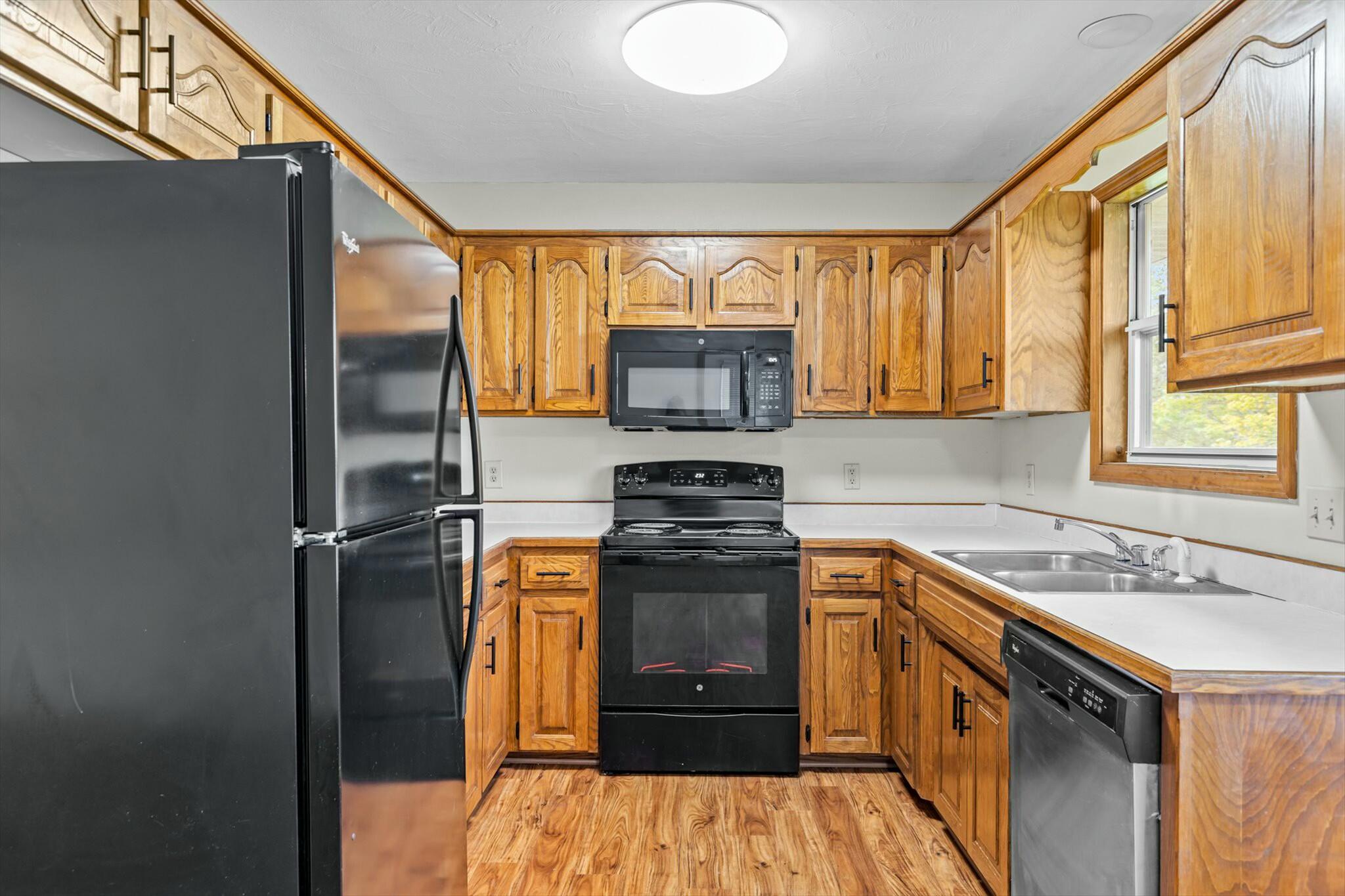 2633 North Fort Avenue Property Photo 8