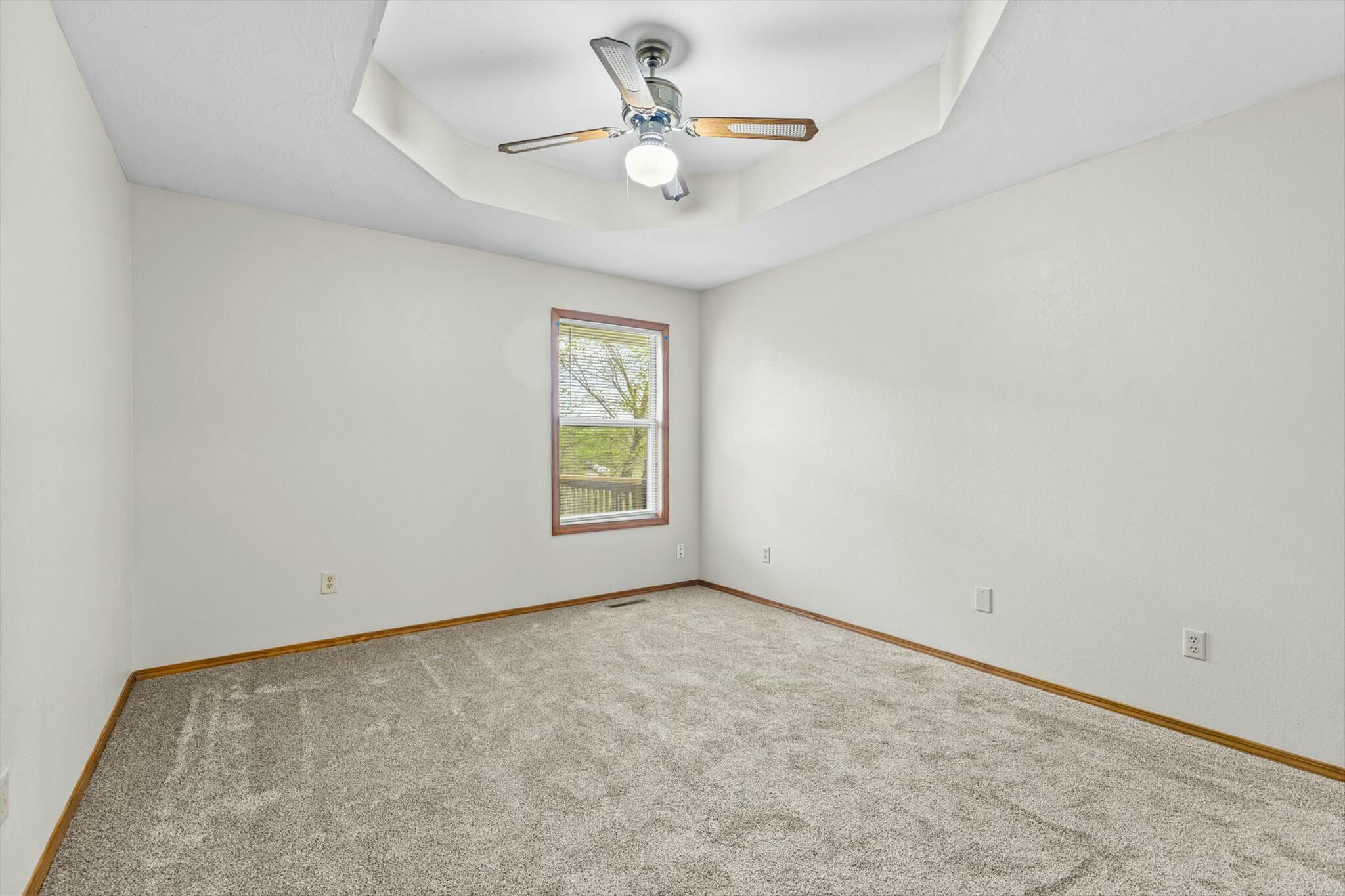 2633 North Fort Avenue Property Photo 11