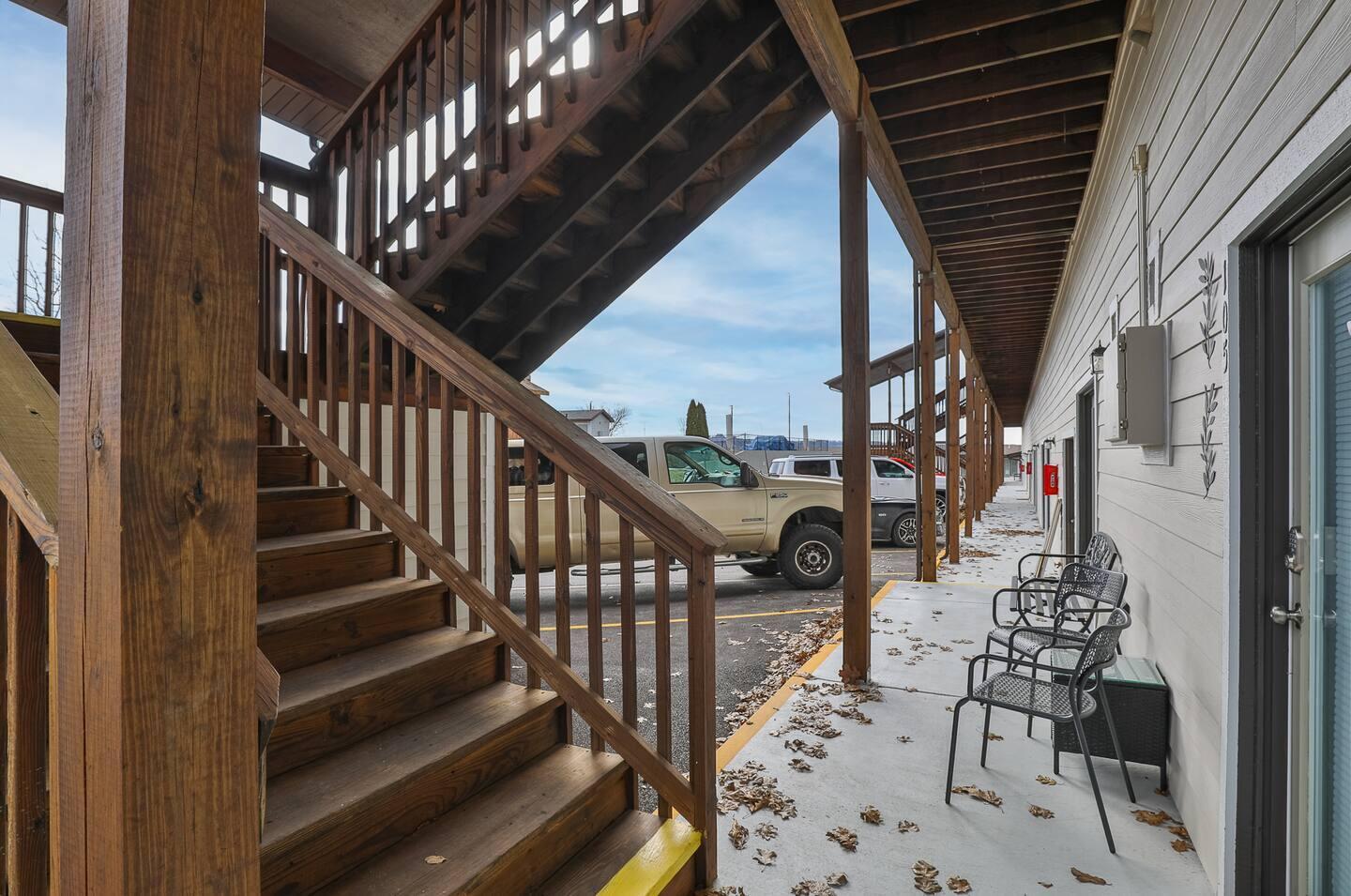 100 Getaway Circle Property Photo 3