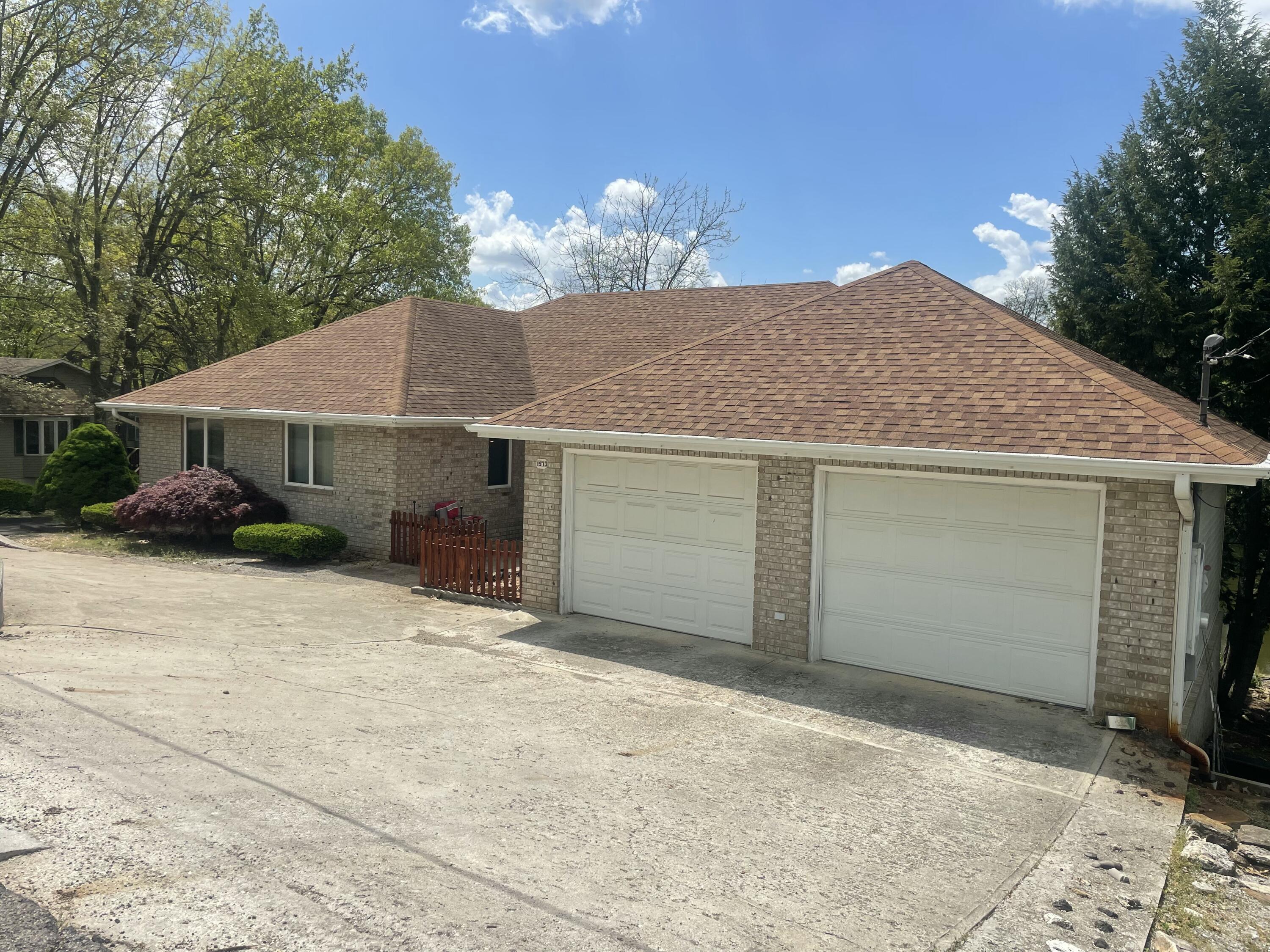 1913 Wayside Lane Property Photo 4