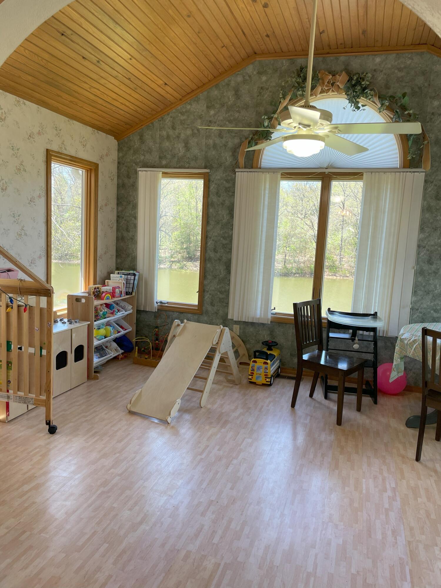 1913 Wayside Lane Property Photo 24