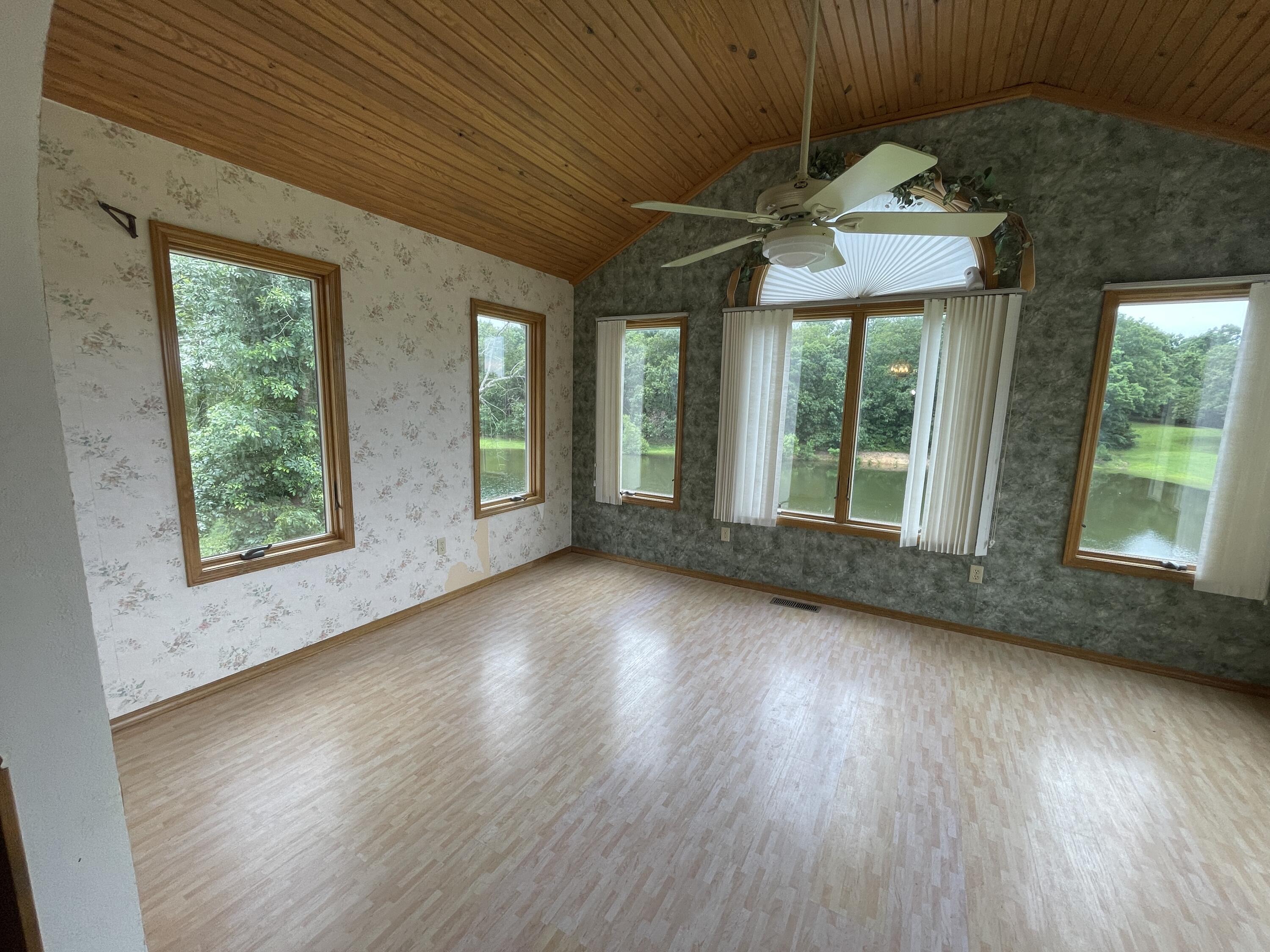 1913 Wayside Lane Property Photo 24