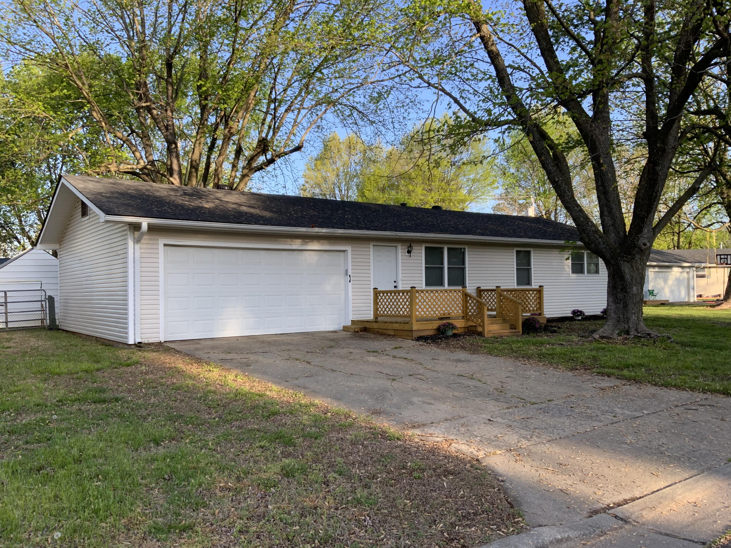 1223 North Glenn Avenue Property Photo 1