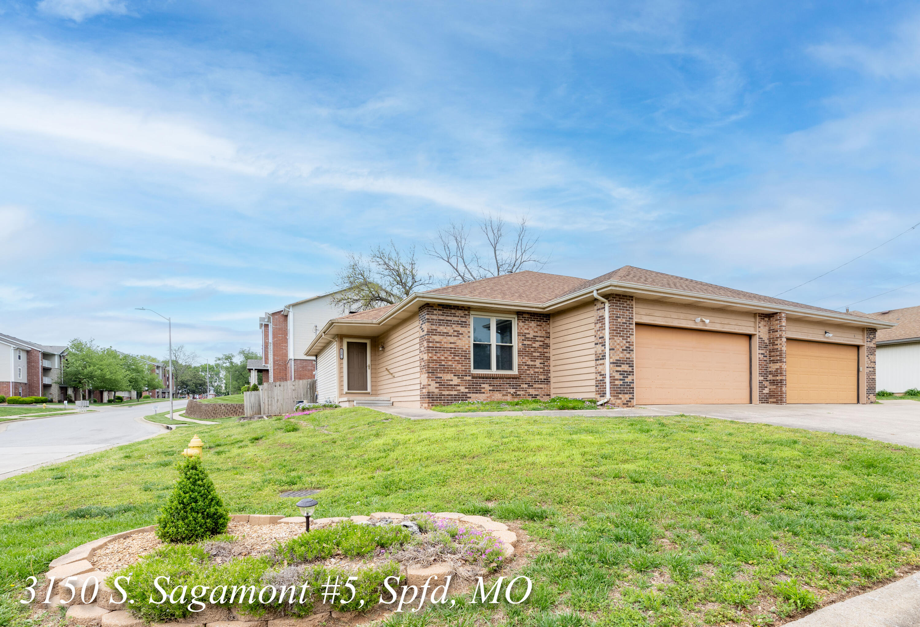 3150-5 South Sagamont Avenue Property Photo 2