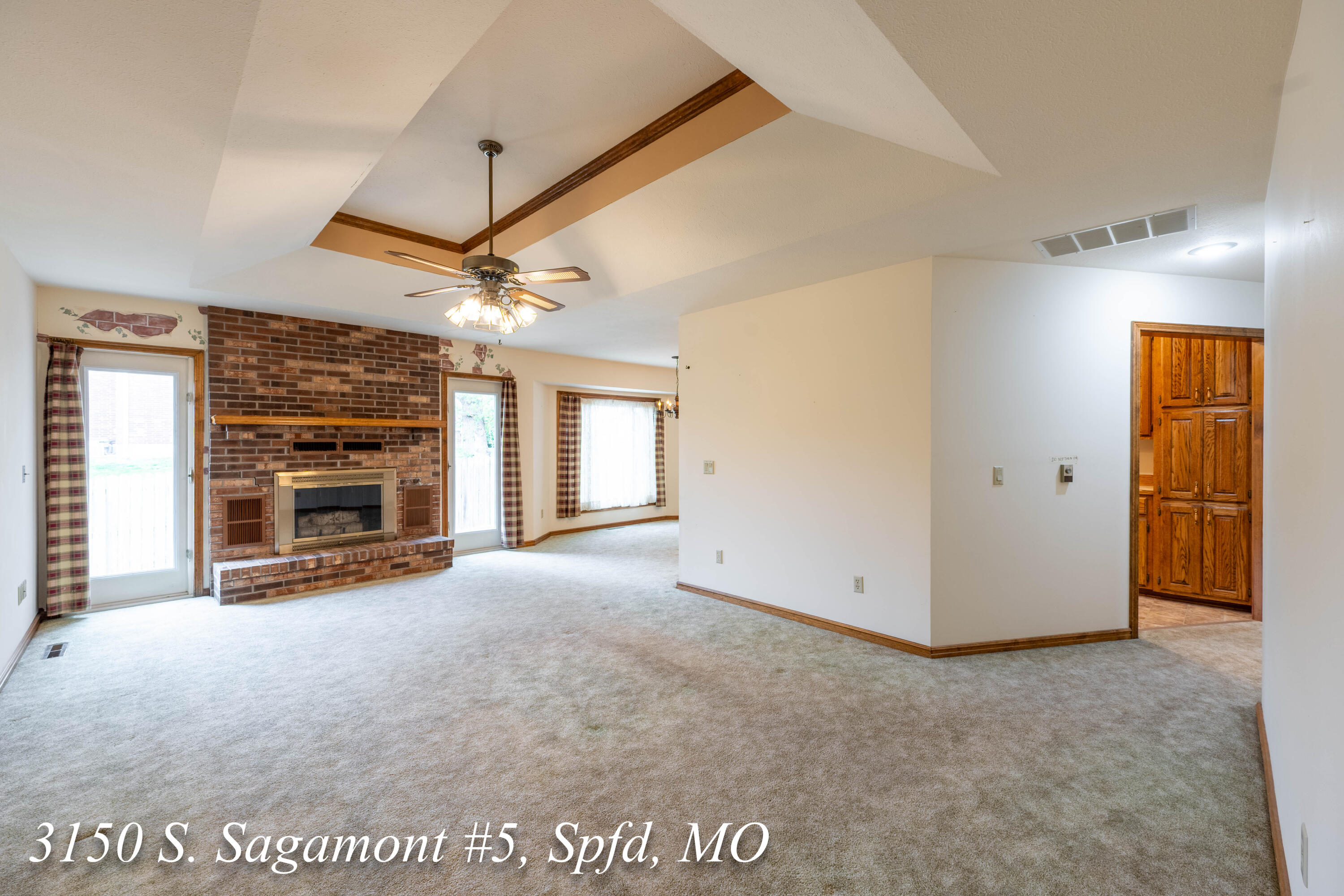 3150-5 South Sagamont Avenue Property Photo 5