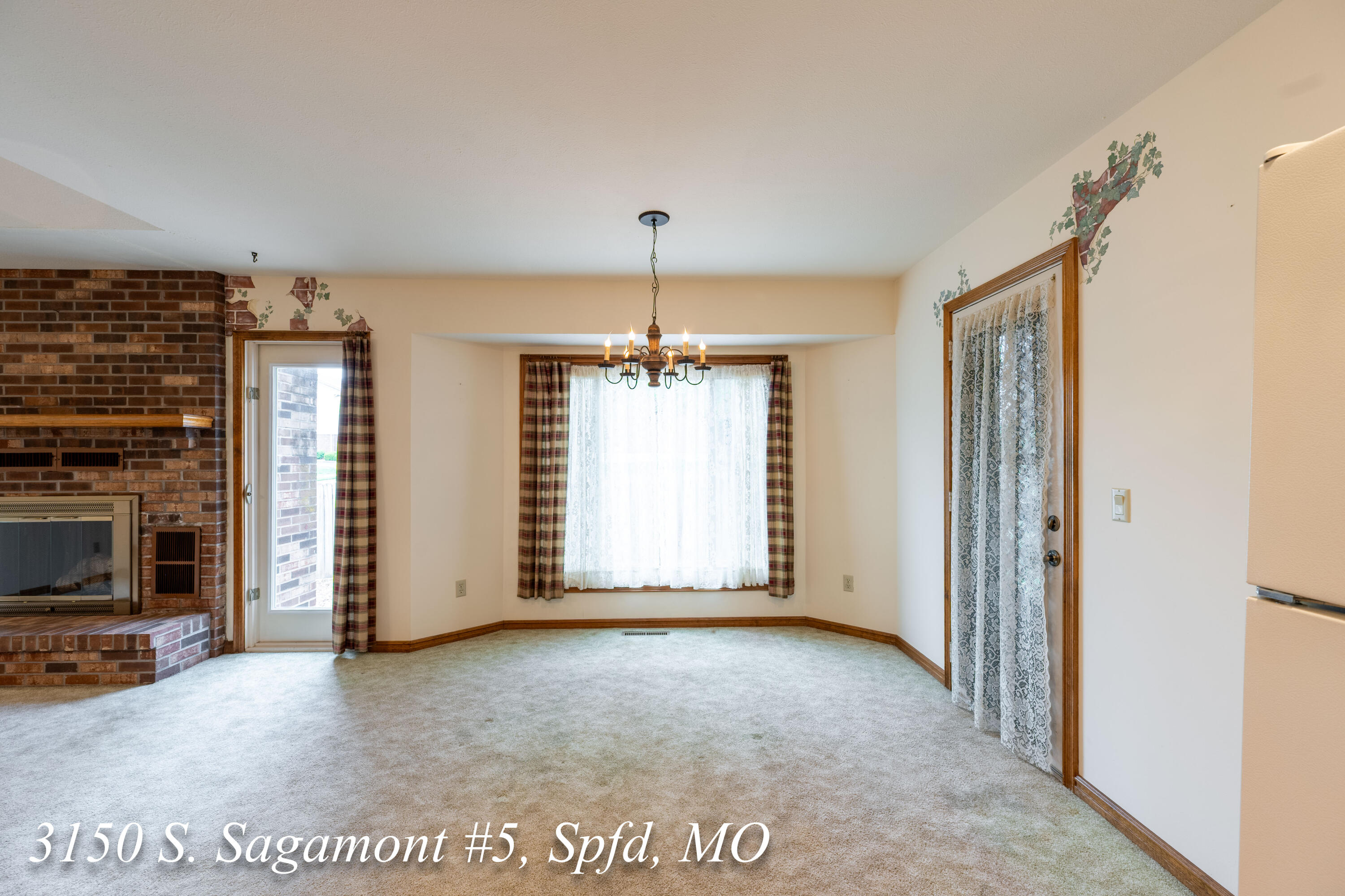 3150-5 South Sagamont Avenue Property Photo 8
