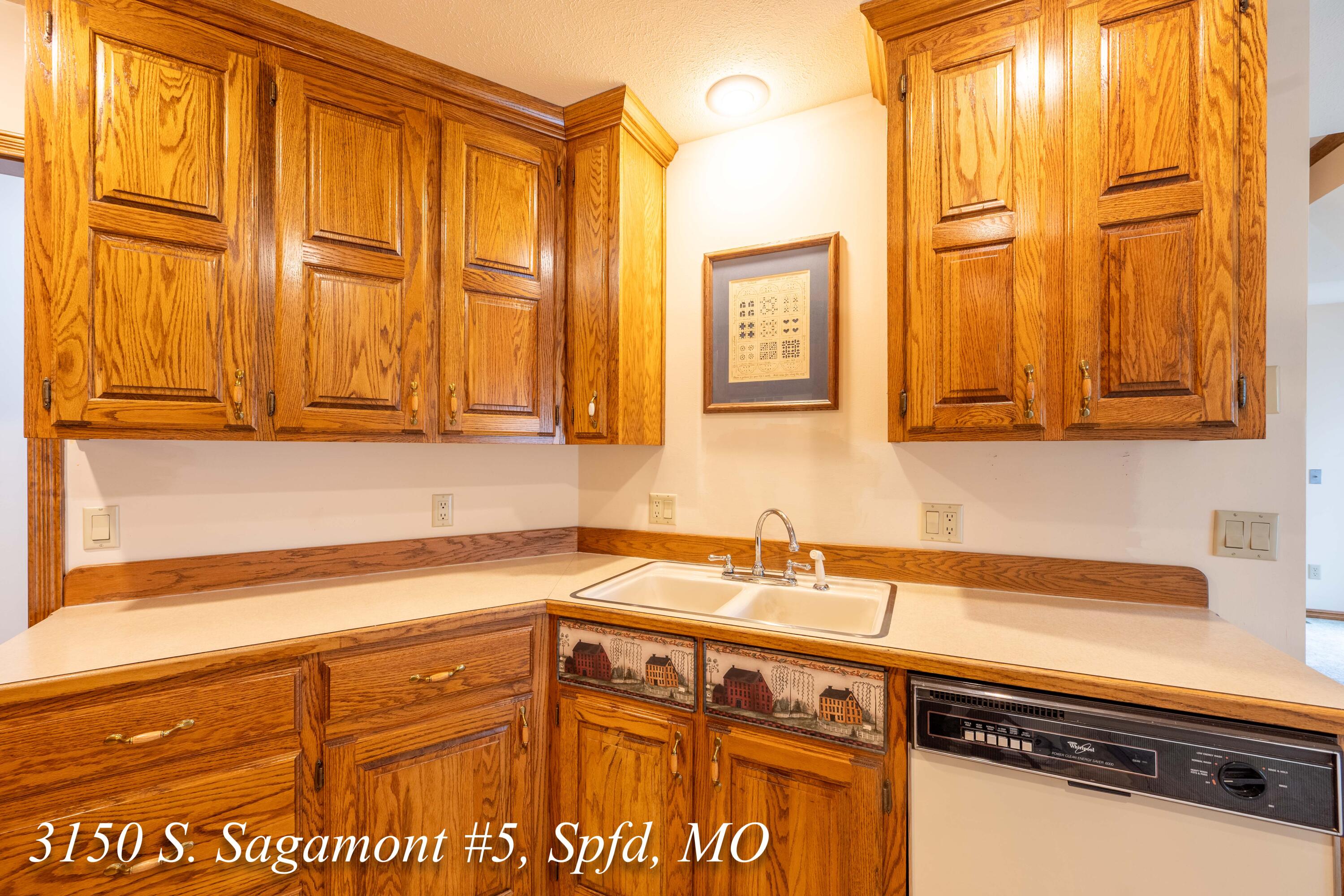 3150-5 South Sagamont Avenue Property Photo 11