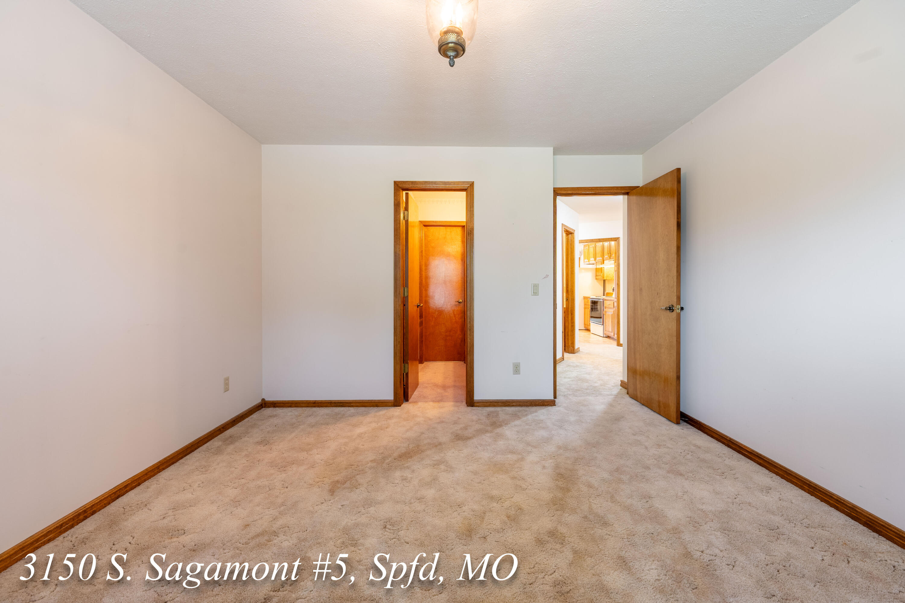 3150-5 South Sagamont Avenue Property Photo 23