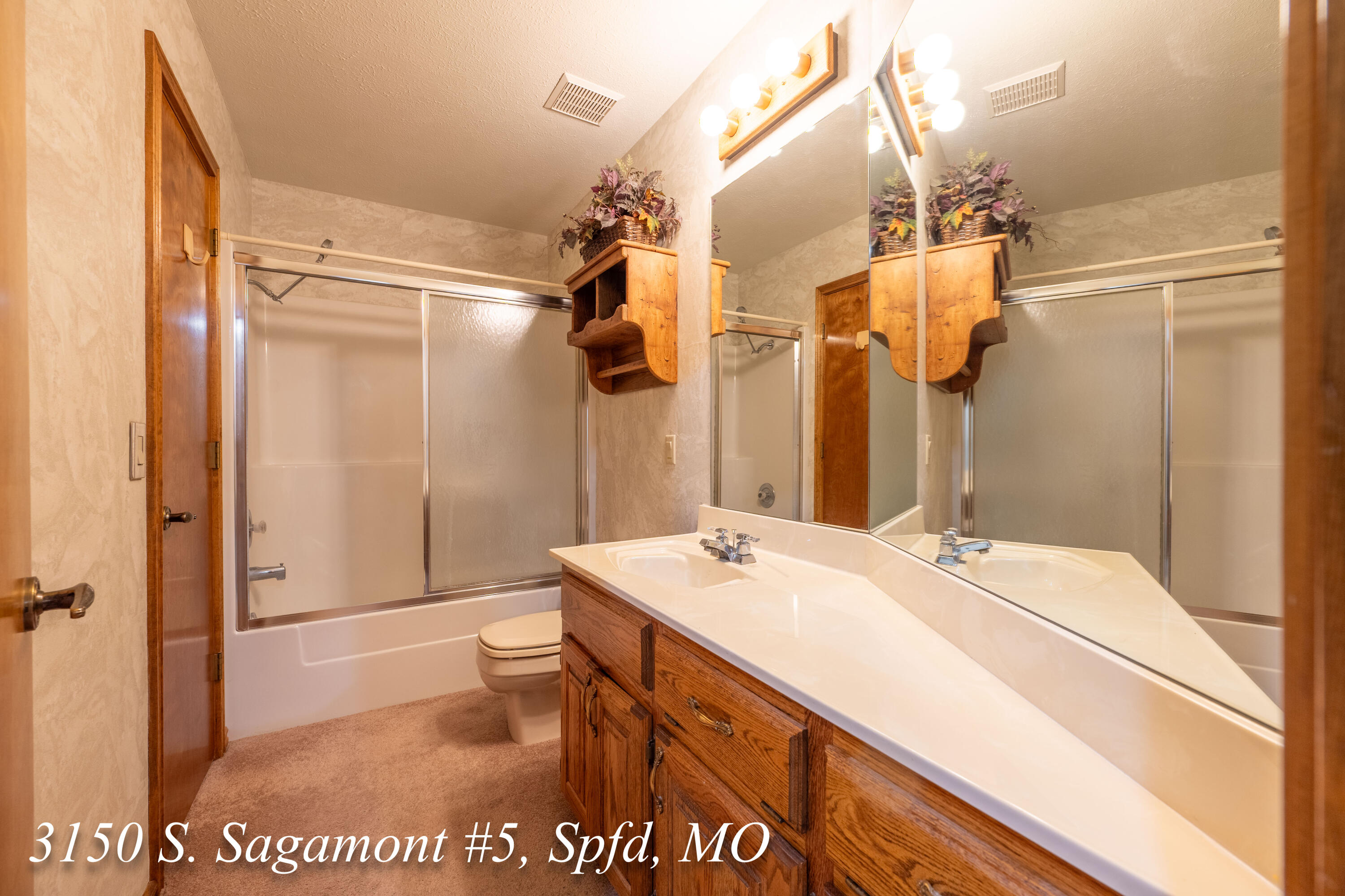 3150-5 South Sagamont Avenue Property Photo 27