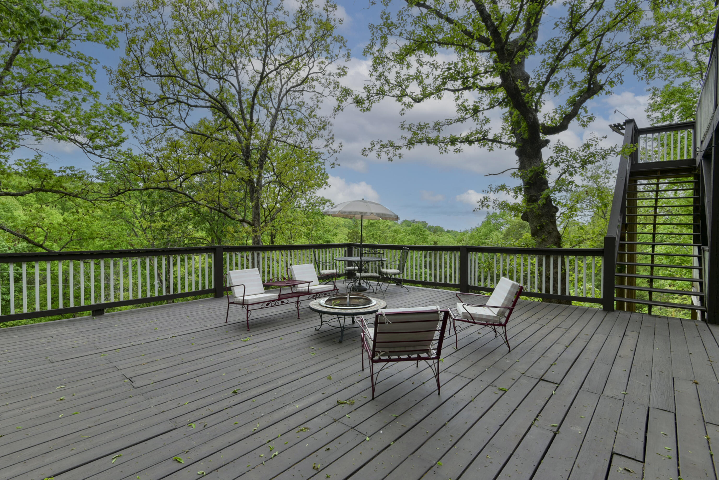 301 Oakview Drive Property Photo 40