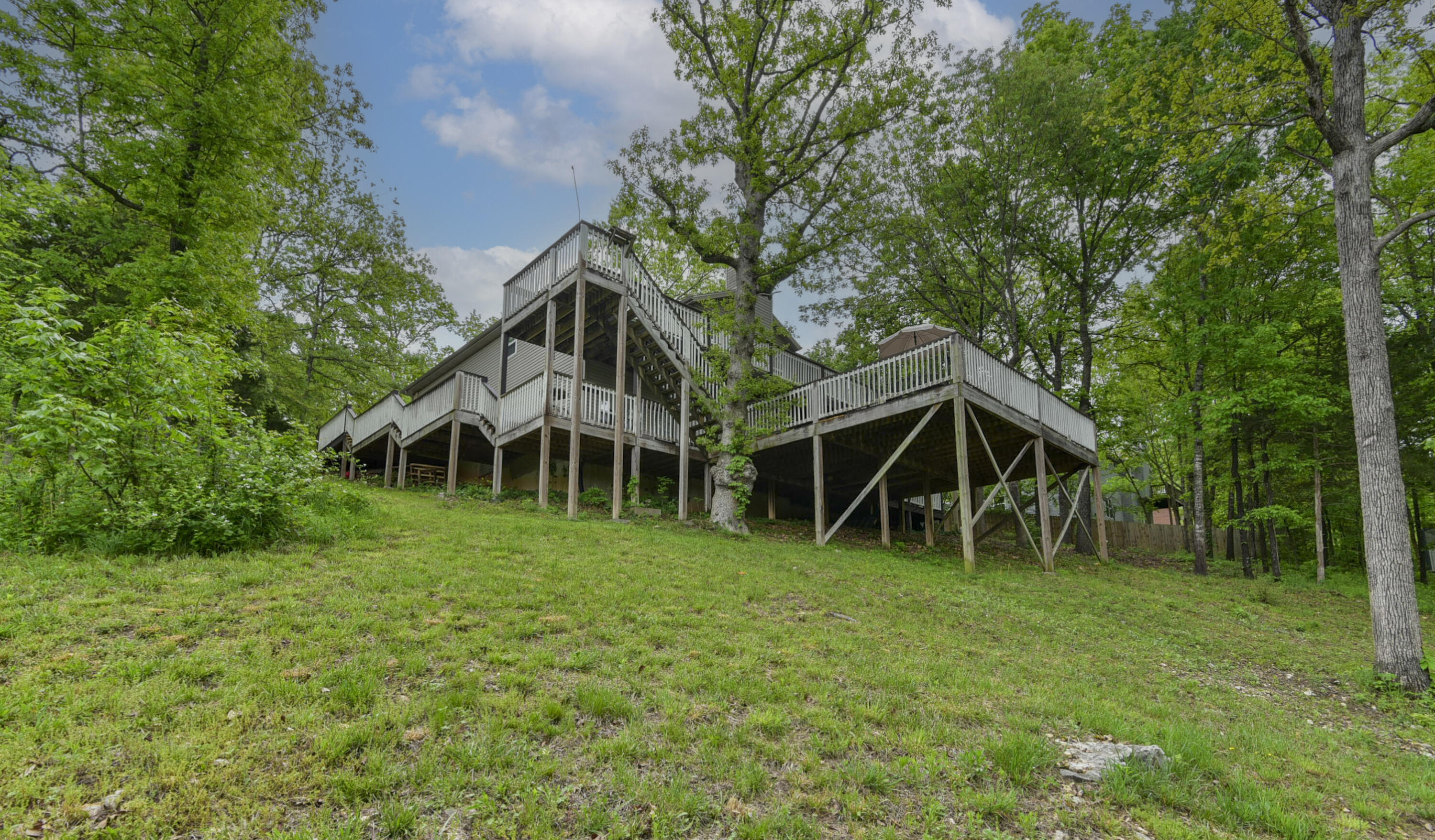 301 Oakview Drive Property Photo 45
