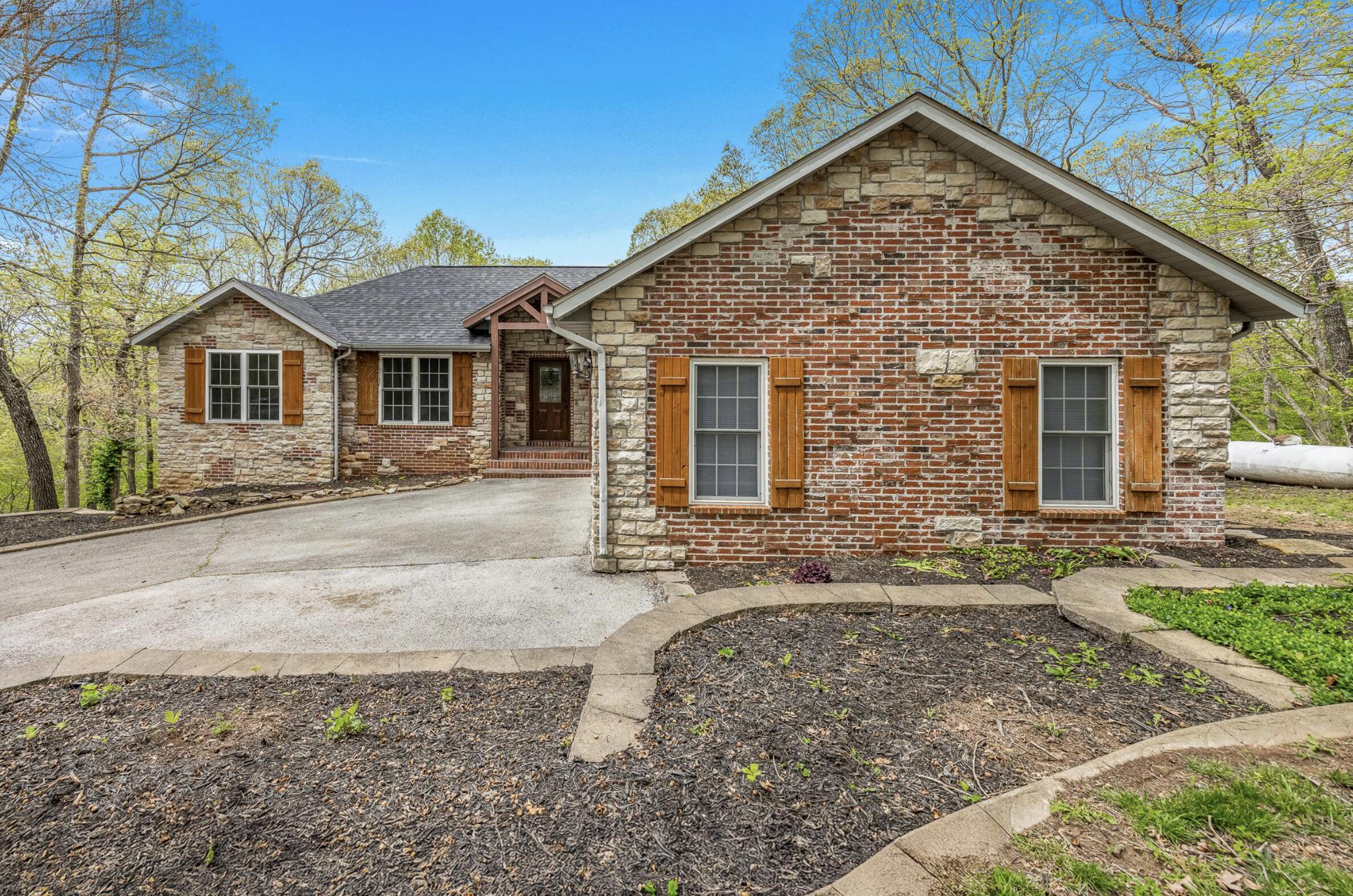 Nixa Real Estate Listings Main Image