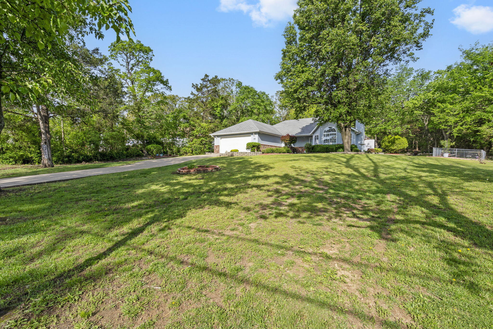120 Lakeshore Drive Property Photo 2