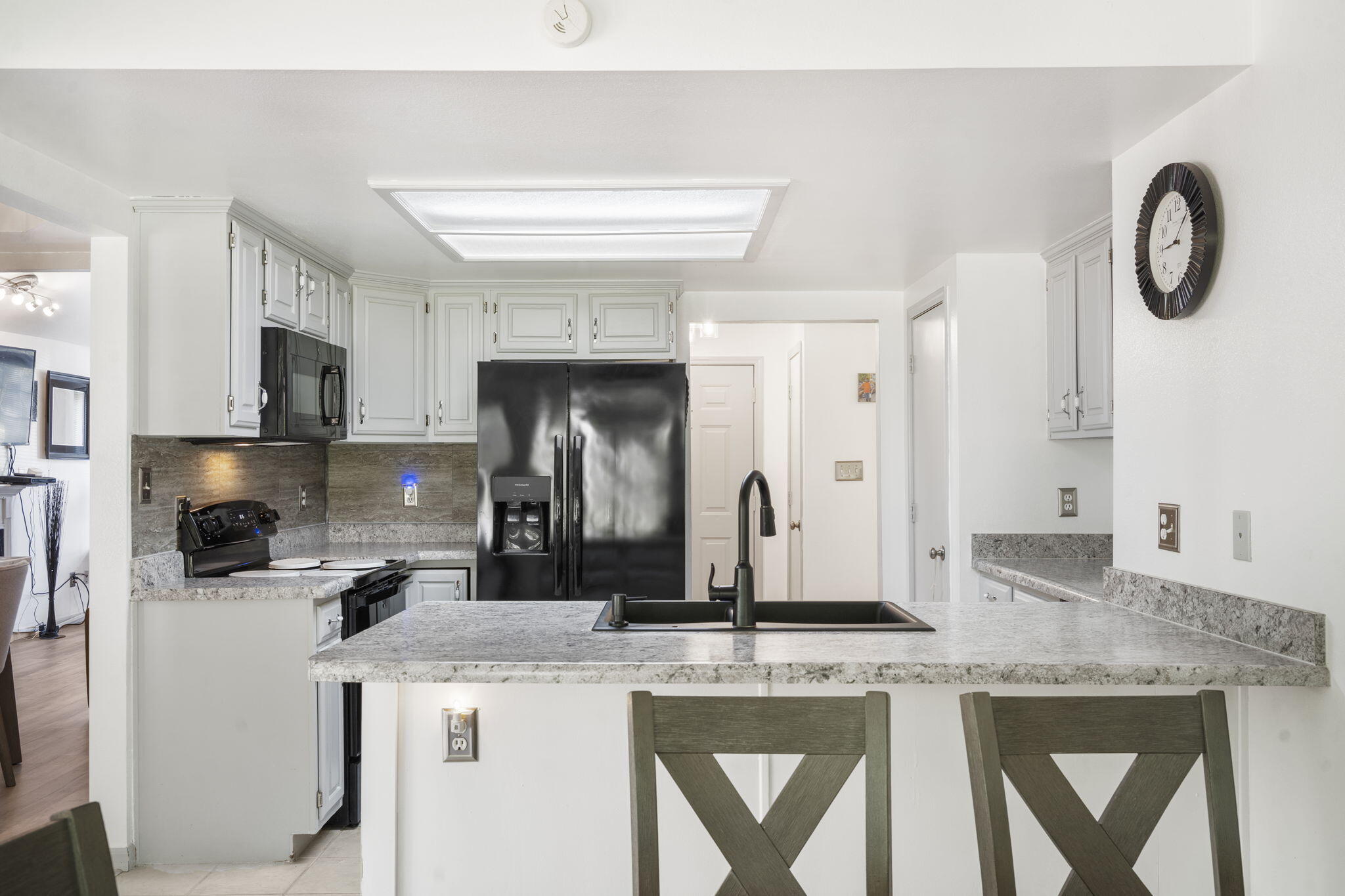 120 Lakeshore Drive Property Photo 8