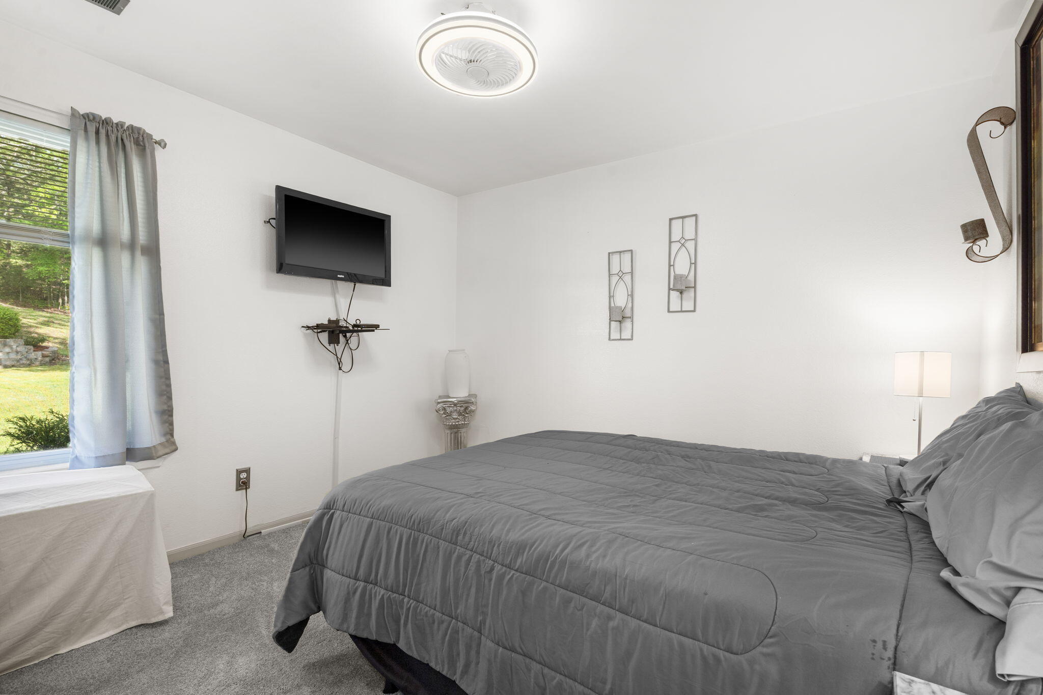 120 Lakeshore Drive Property Photo 16